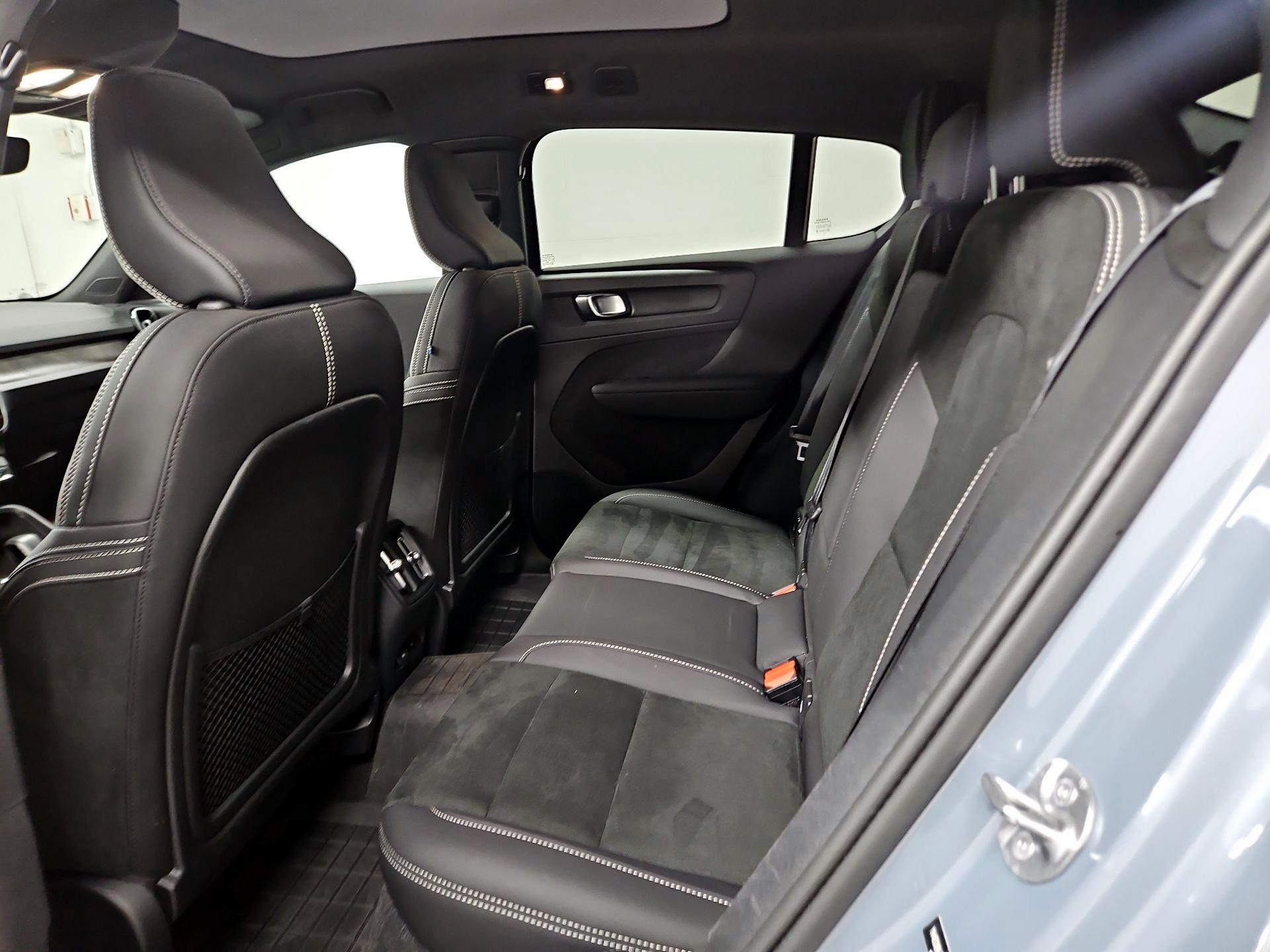 Thumbnail: 2023 Volvo C40 - 20
