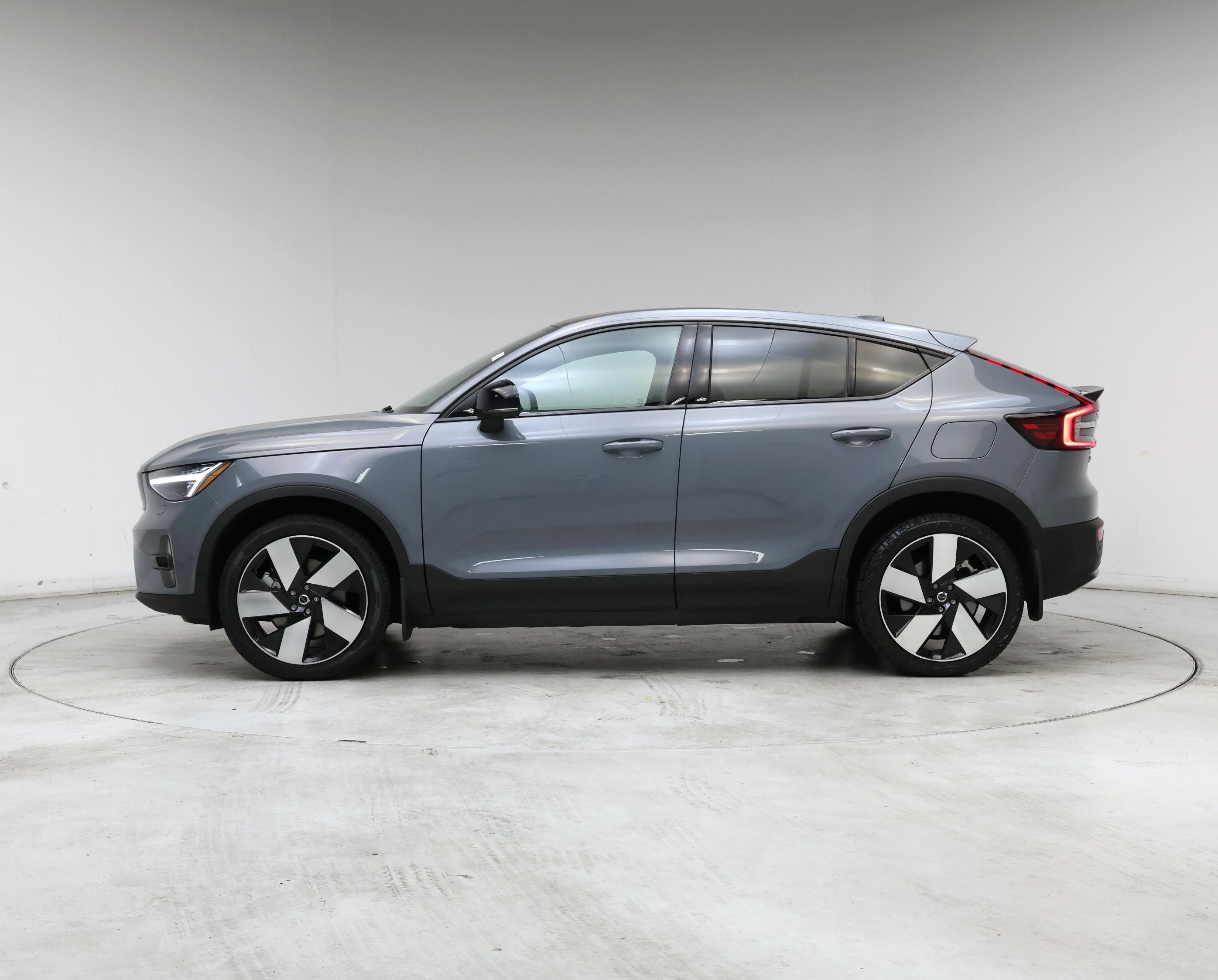 Thumbnail: 2023 Volvo C40 - 3