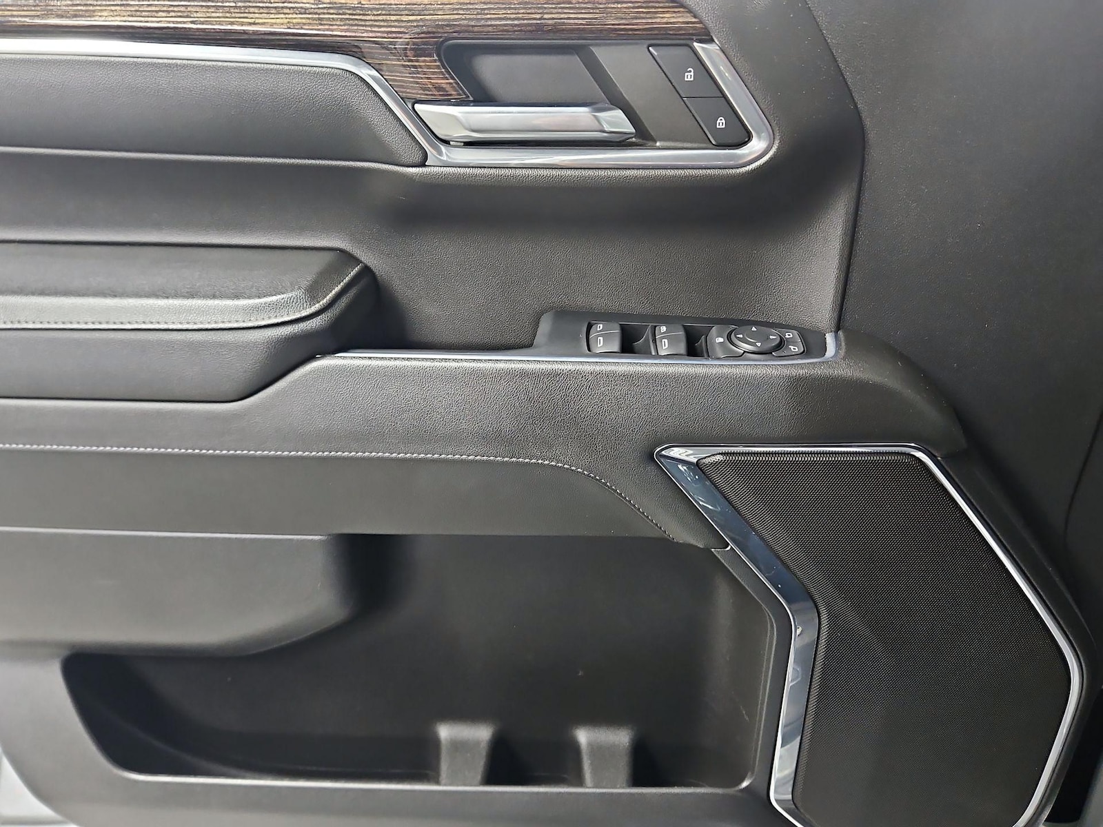 2024 GMC Sierra 1500 Elevation - Photo 13