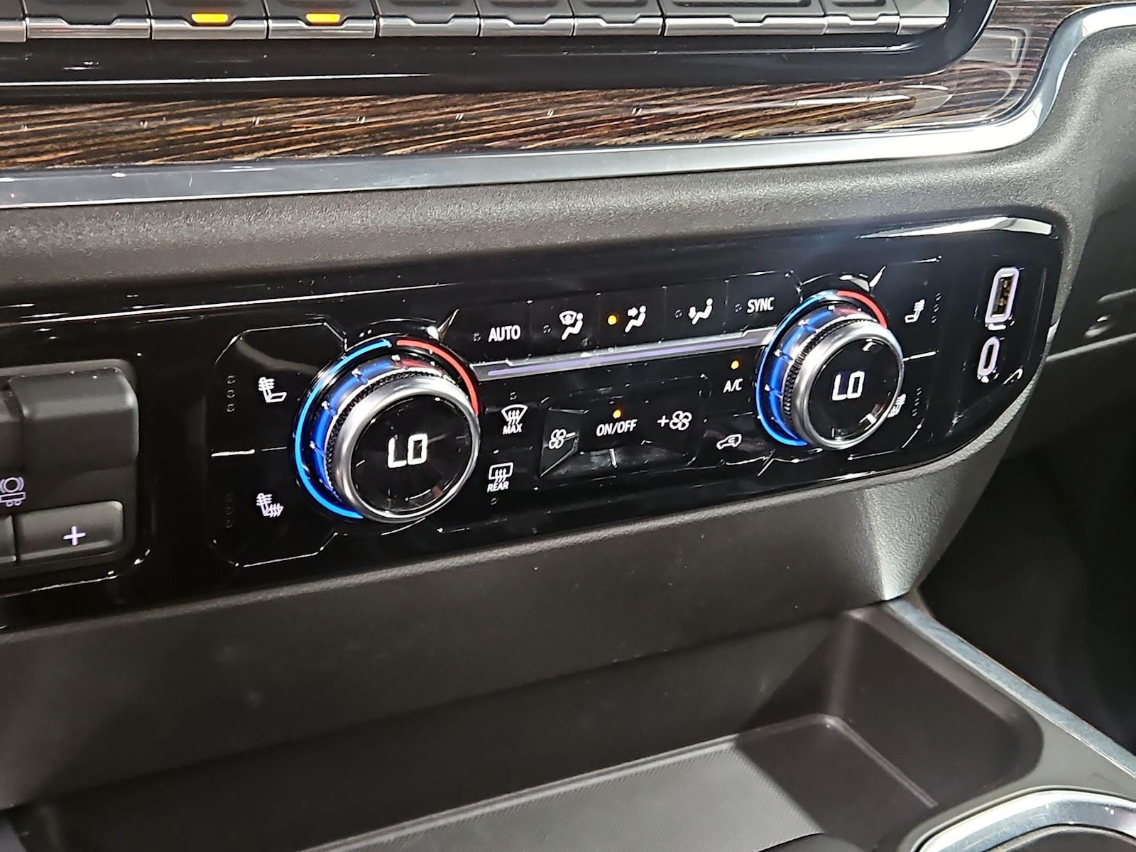 2024 GMC Sierra 1500 Elevation - Photo 18