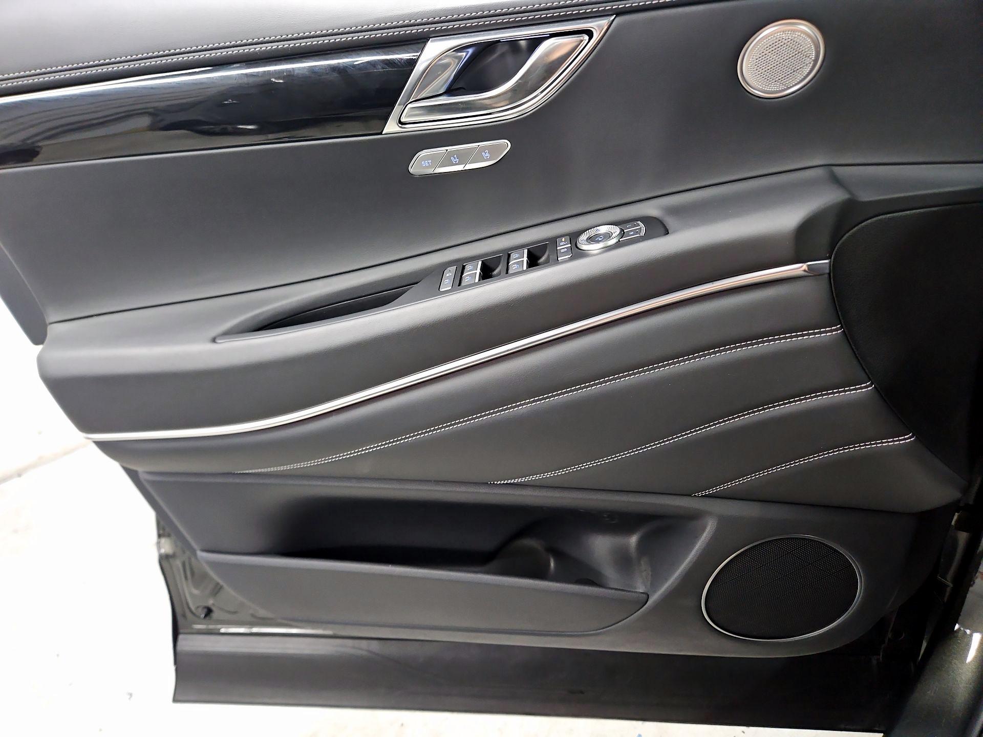 Thumbnail: 2025 Genesis GV80 - 12