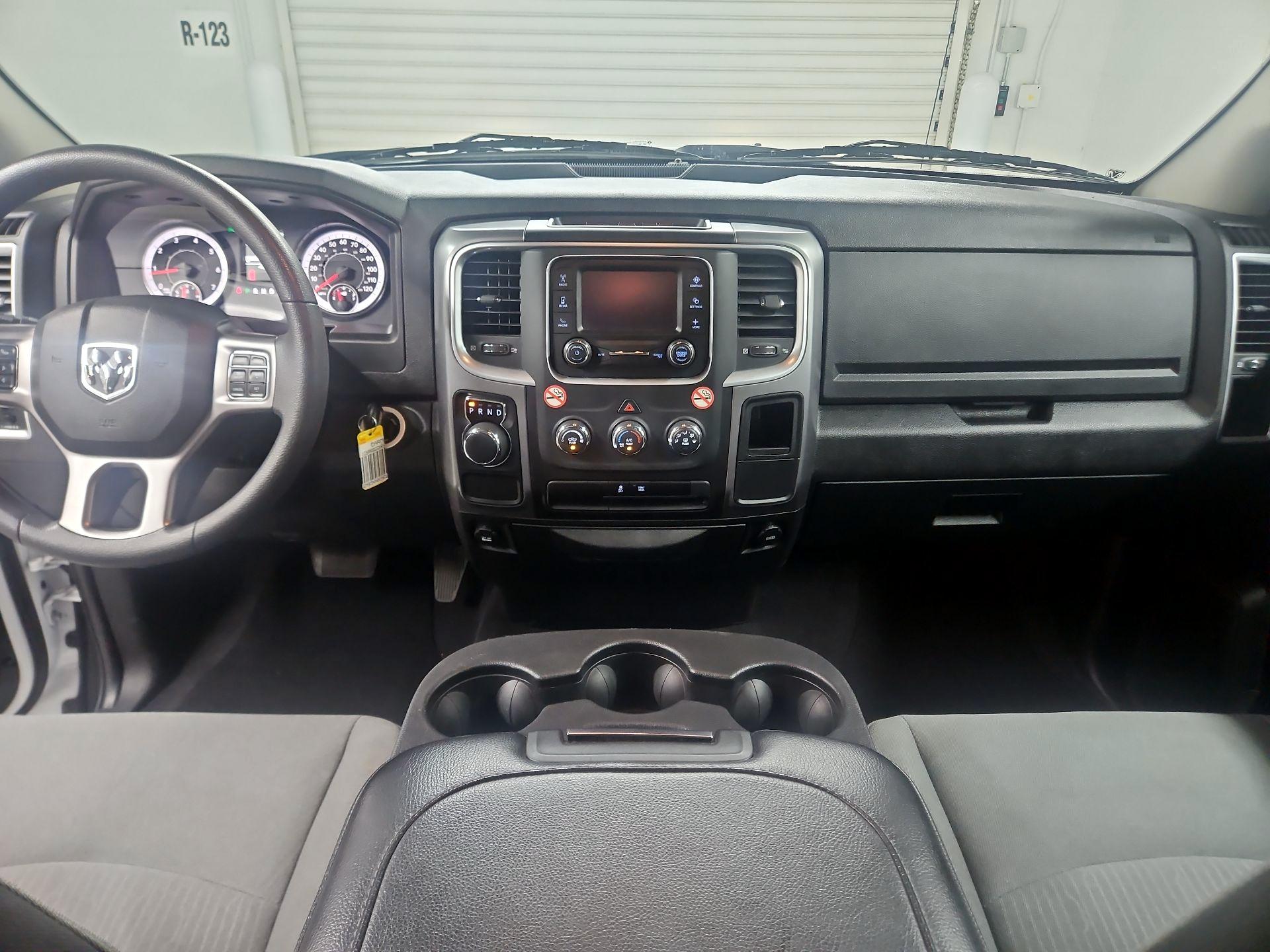 Thumbnail: 2024 RAM 1500 Classic - 9