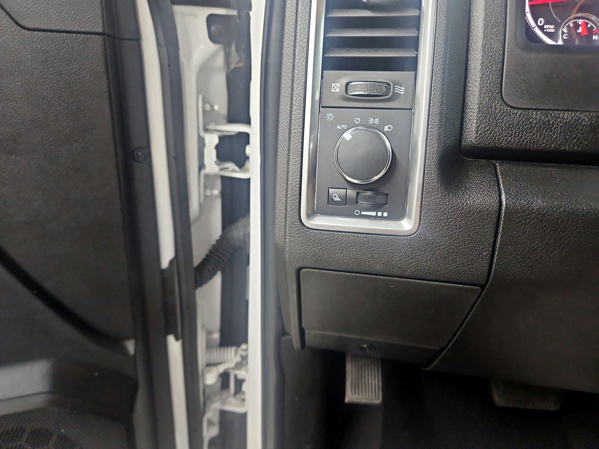 Thumbnail: 2024 RAM 1500 Classic - 13