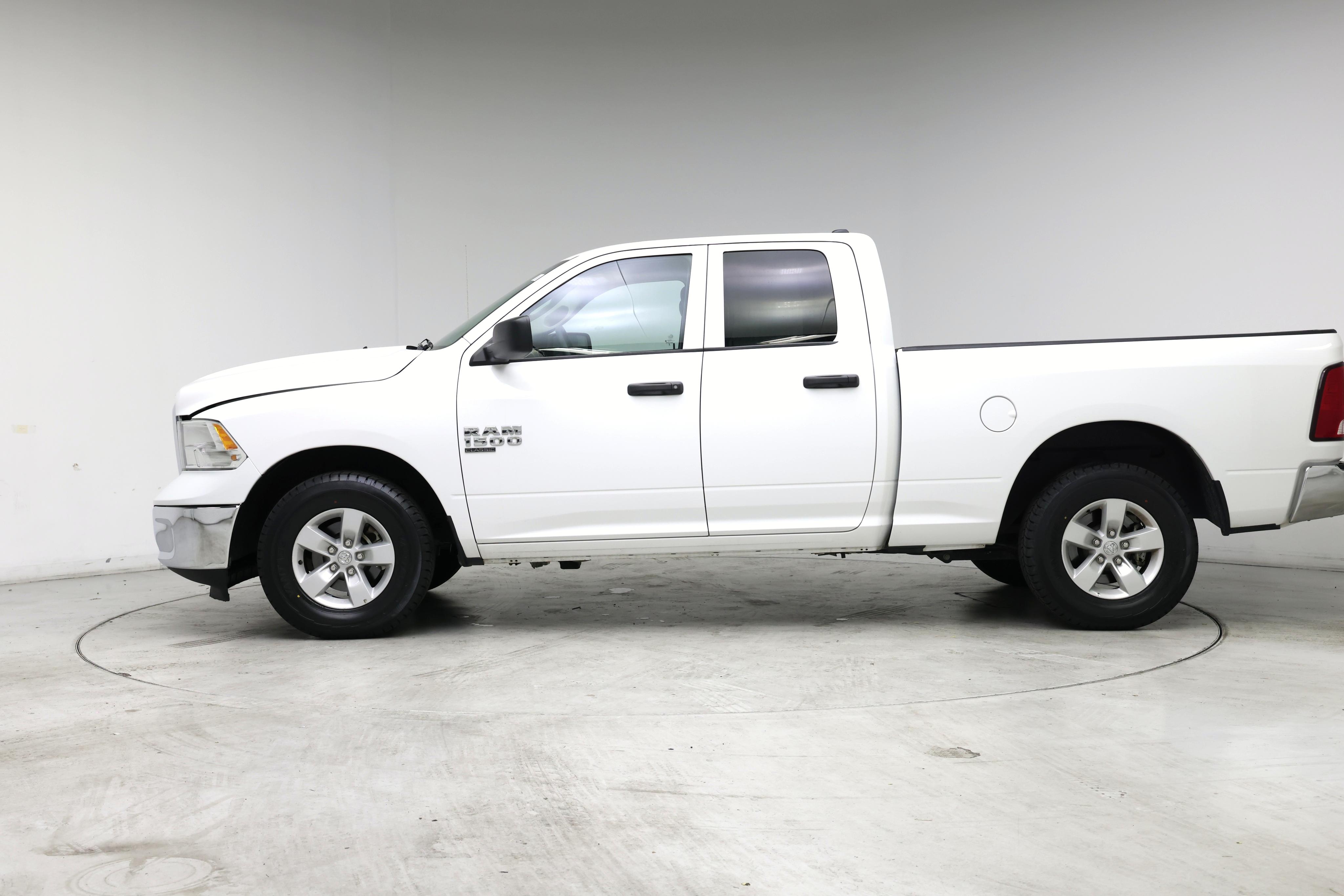Thumbnail: 2024 RAM 1500 Classic - 3