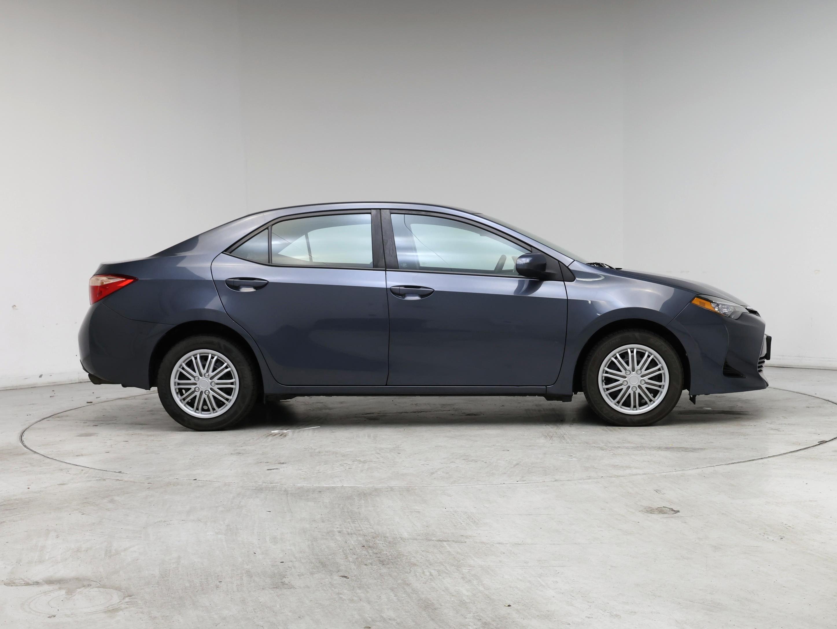Thumbnail: 2017 Toyota Corolla - 7