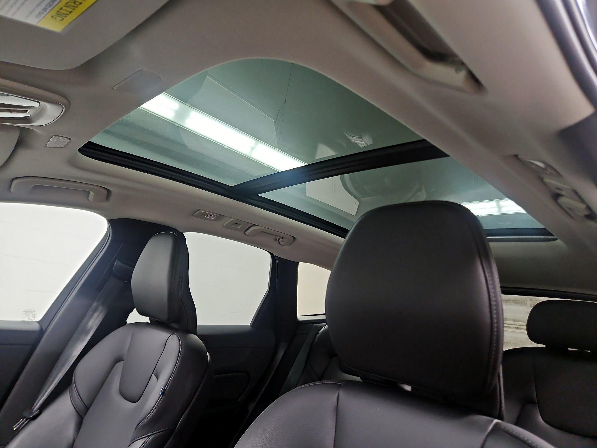 Thumbnail: 2023 Volvo XC60 - 19