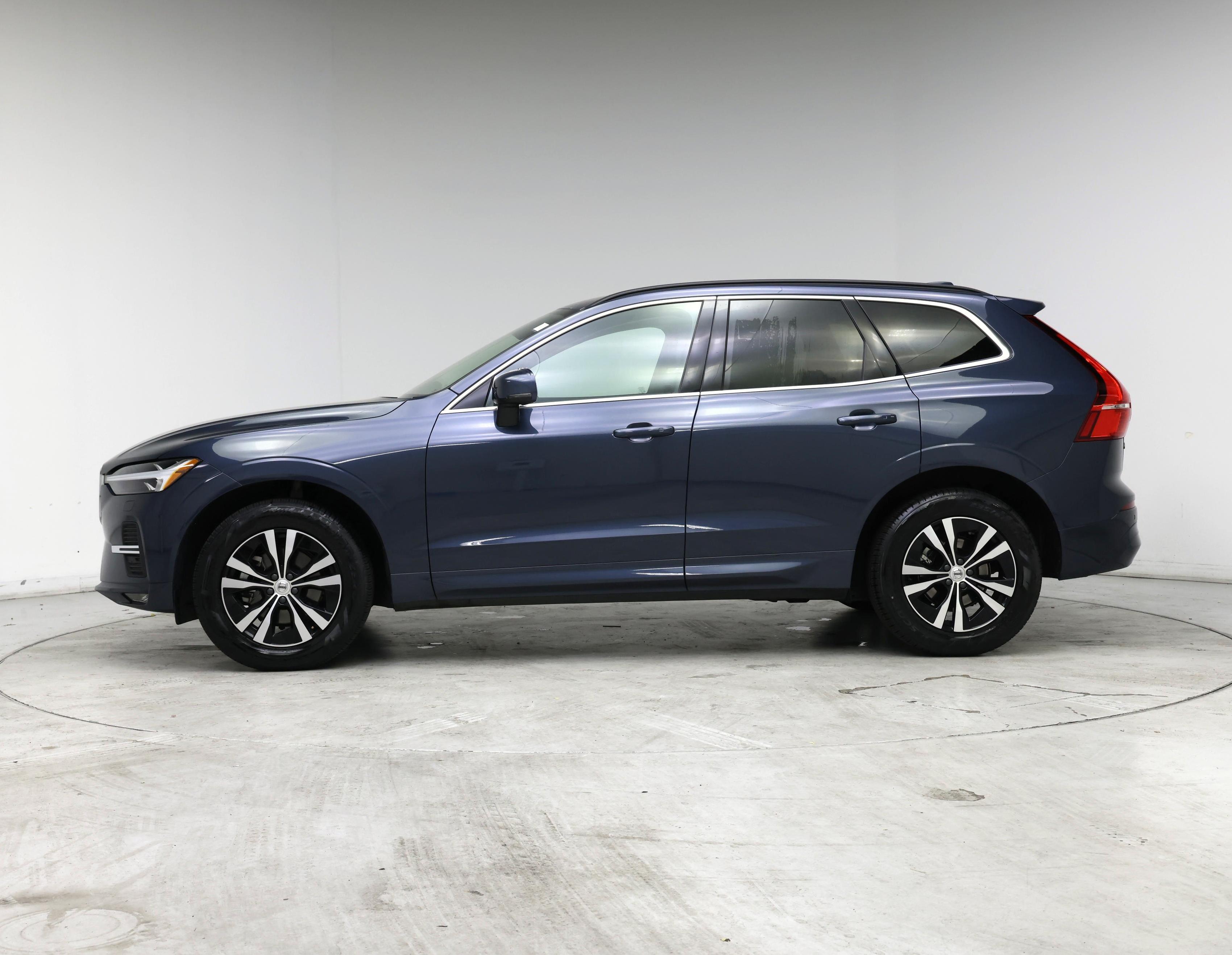 Thumbnail: 2023 Volvo XC60 - 3