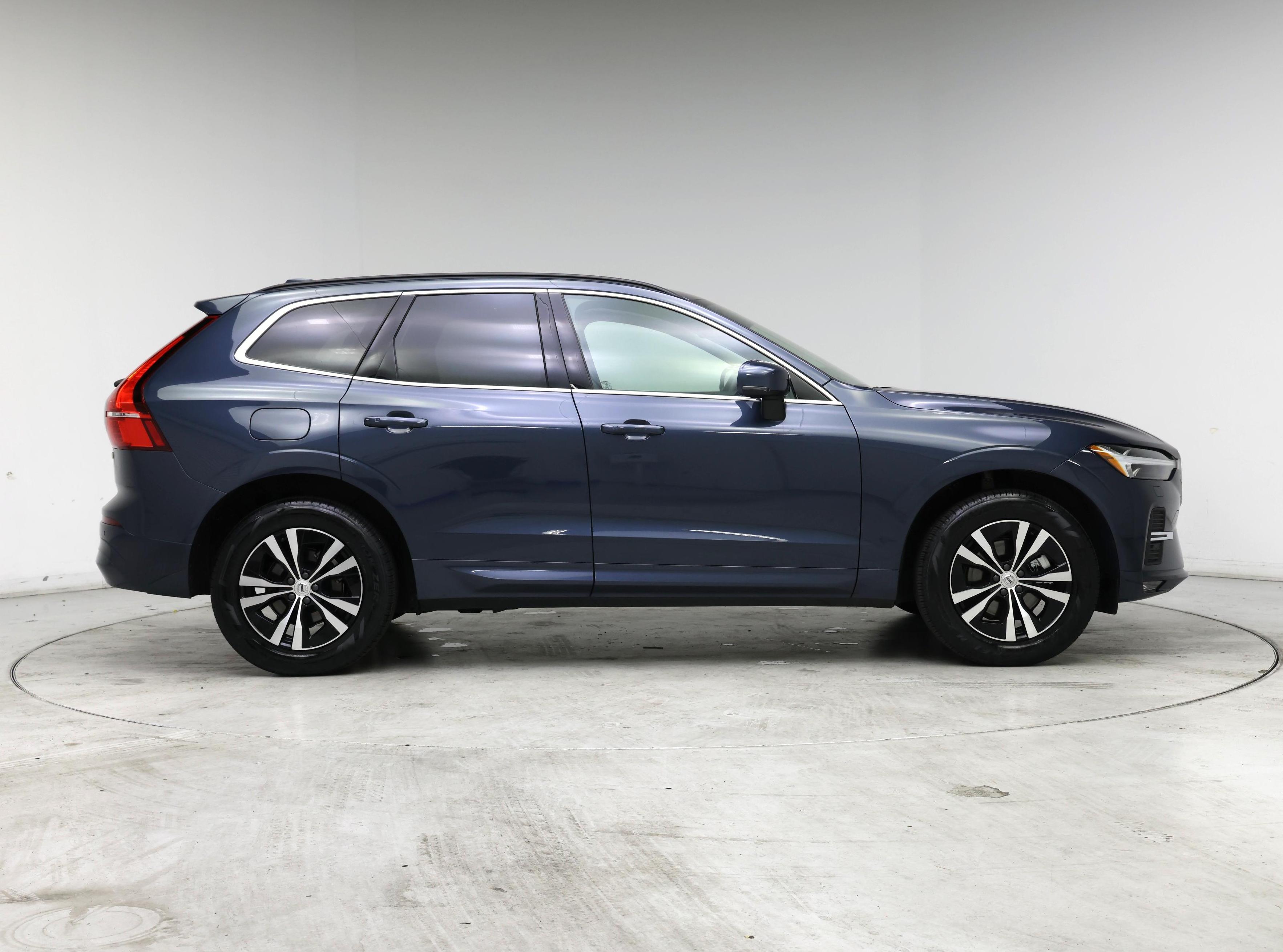 Thumbnail: 2023 Volvo XC60 - 7