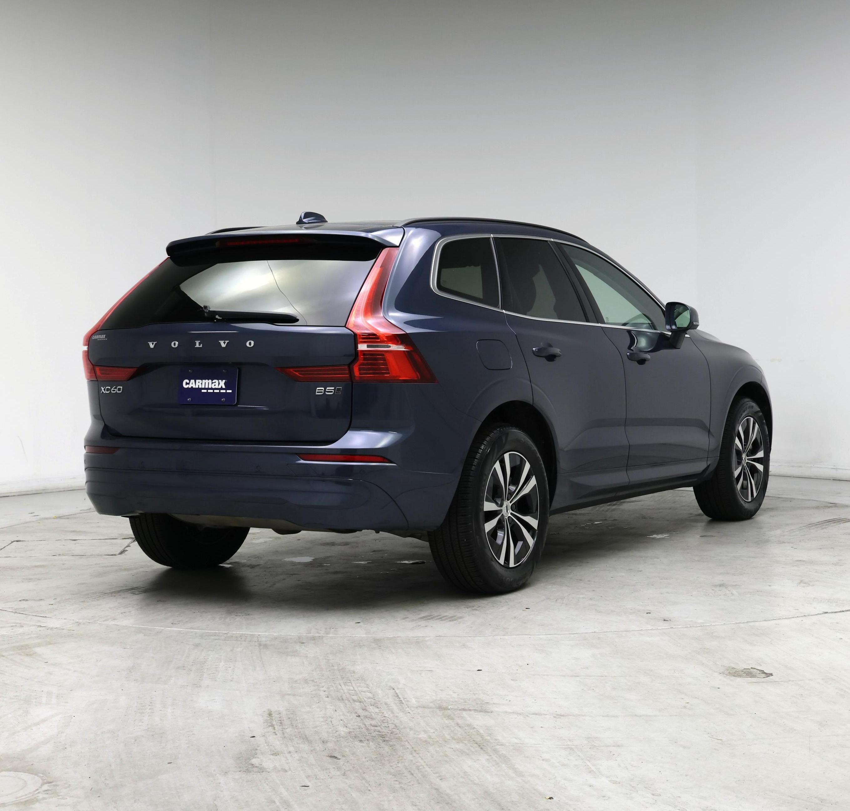 Thumbnail: 2023 Volvo XC60 - 8