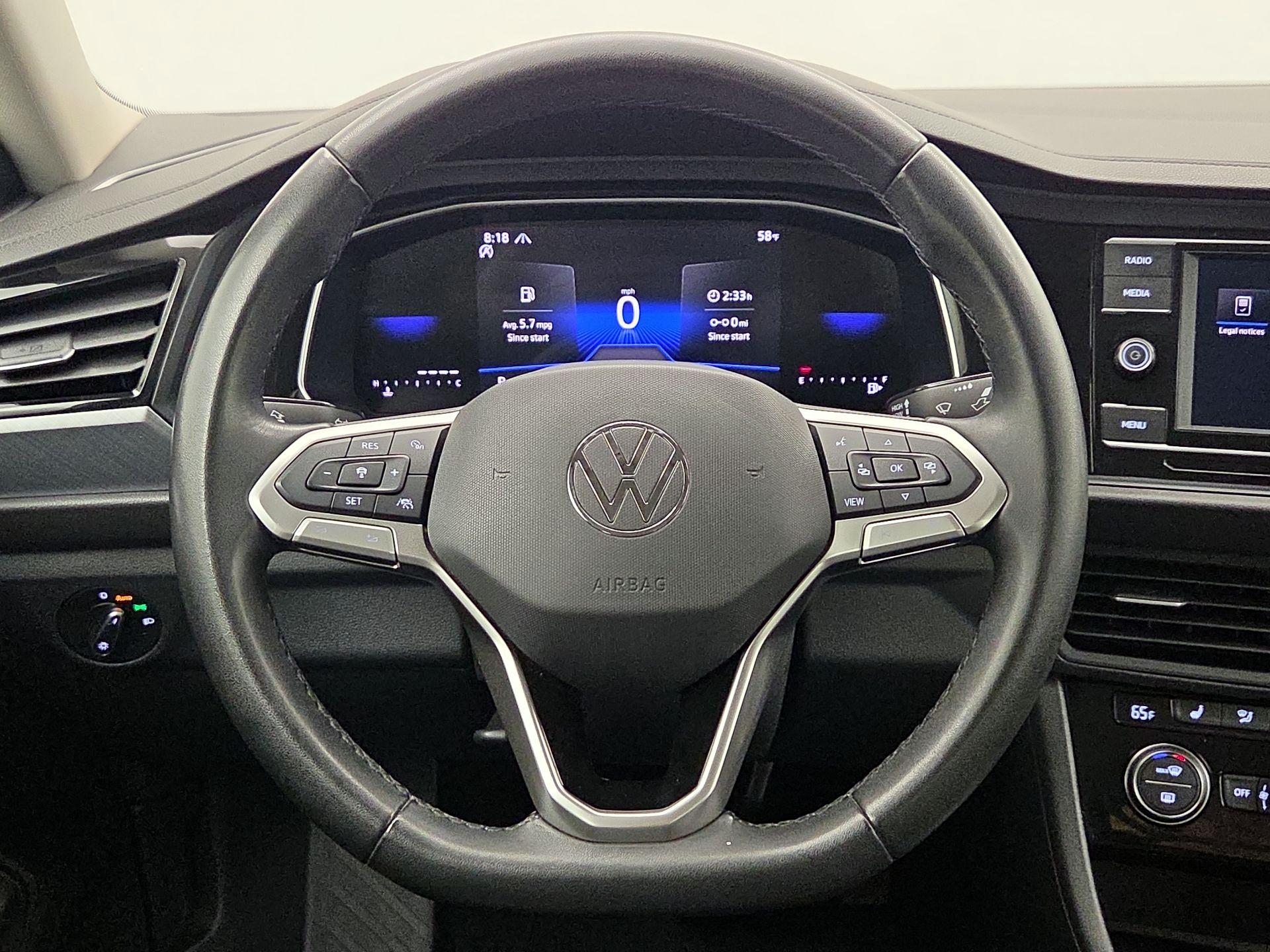 Thumbnail: 2024 Volkswagen Jetta - 10