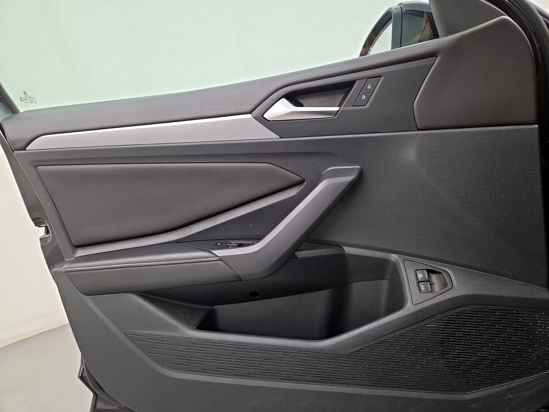 Thumbnail: 2024 Volkswagen Jetta - 12