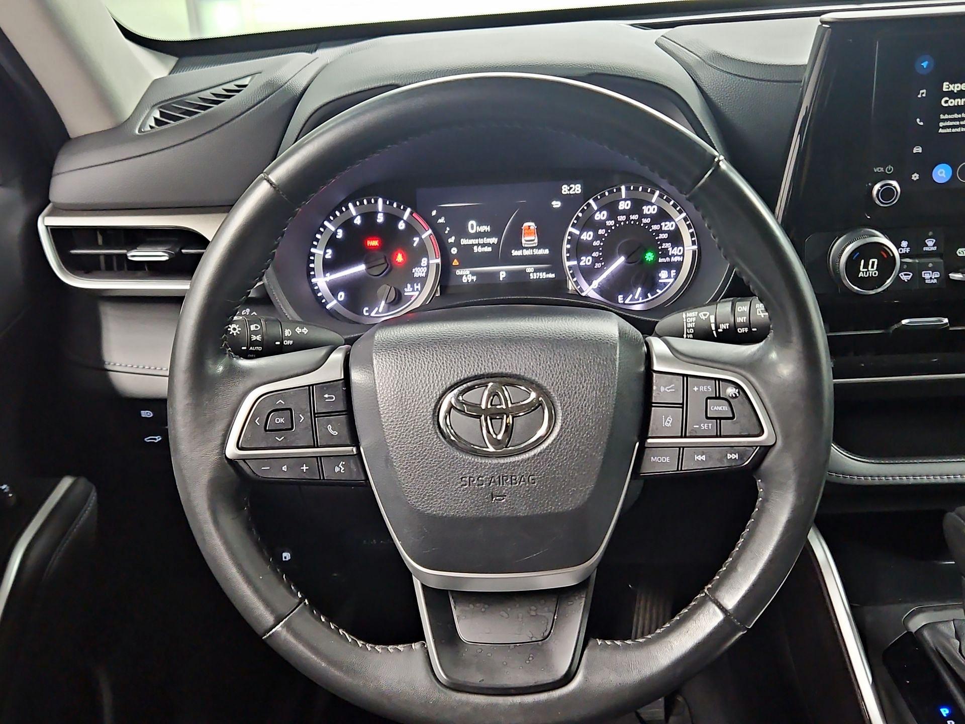 Thumbnail: 2023 Toyota Highlander - 10