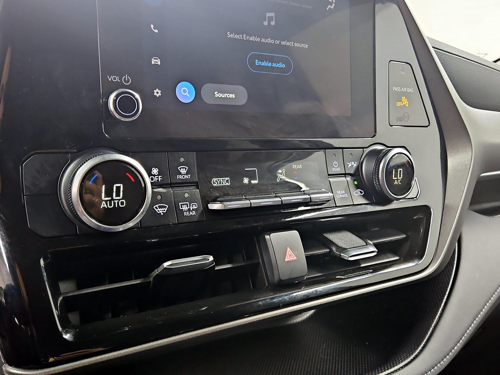 Thumbnail: 2023 Toyota Highlander - 16
