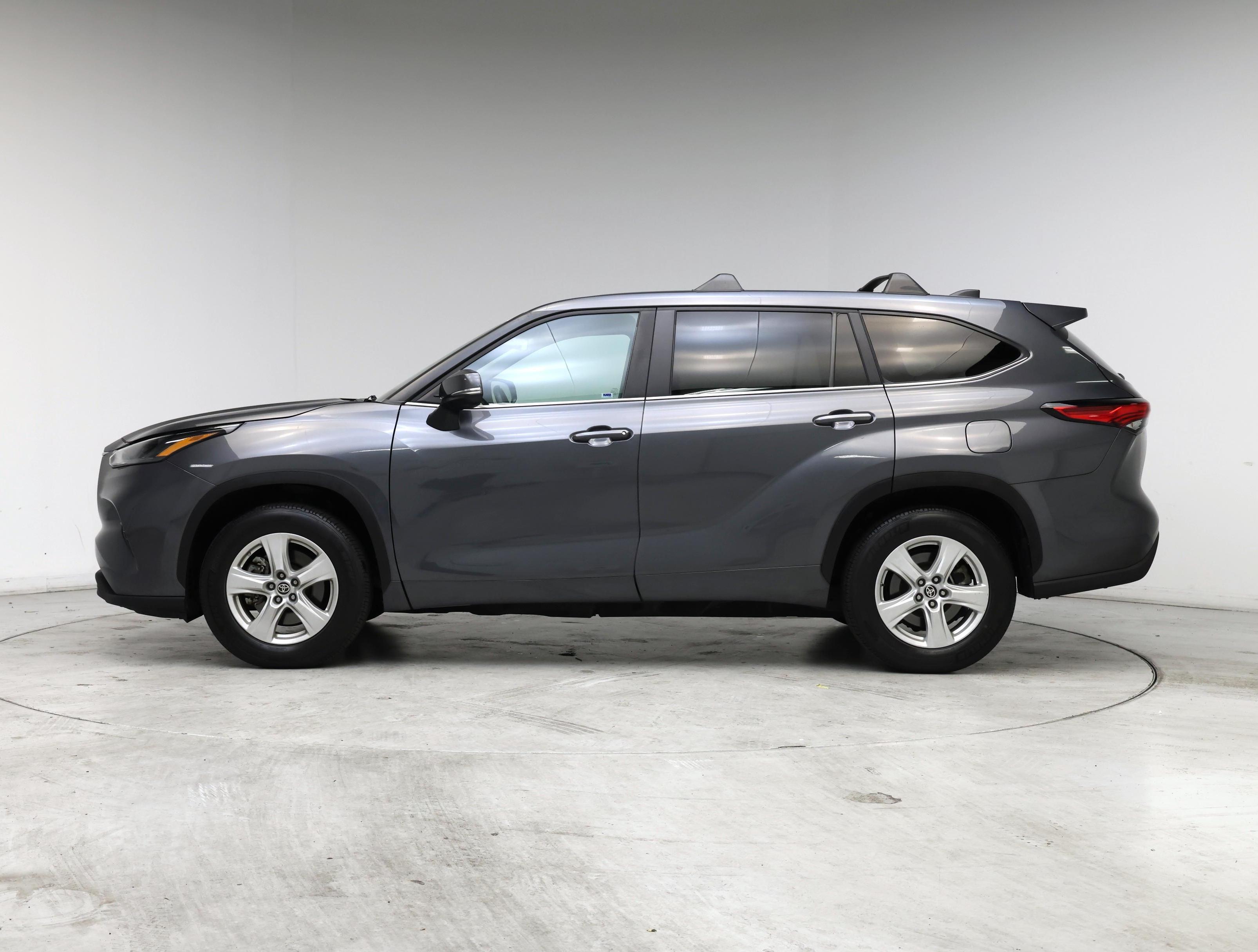 Thumbnail: 2023 Toyota Highlander - 3