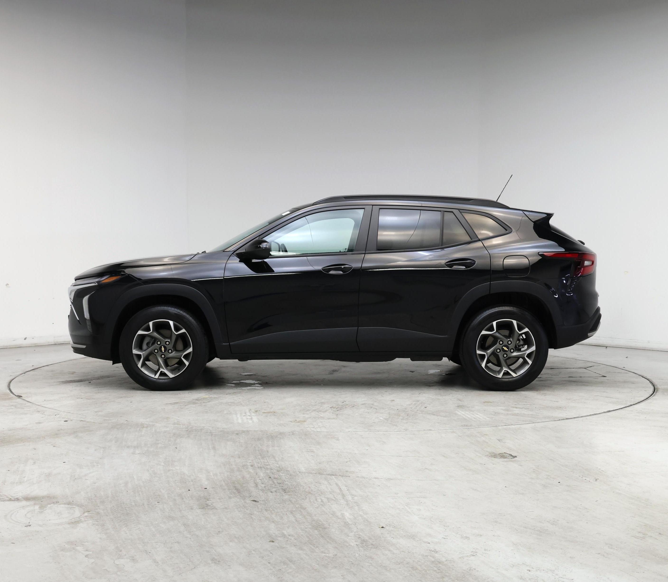 Thumbnail: 2024 Chevrolet Trax - 3