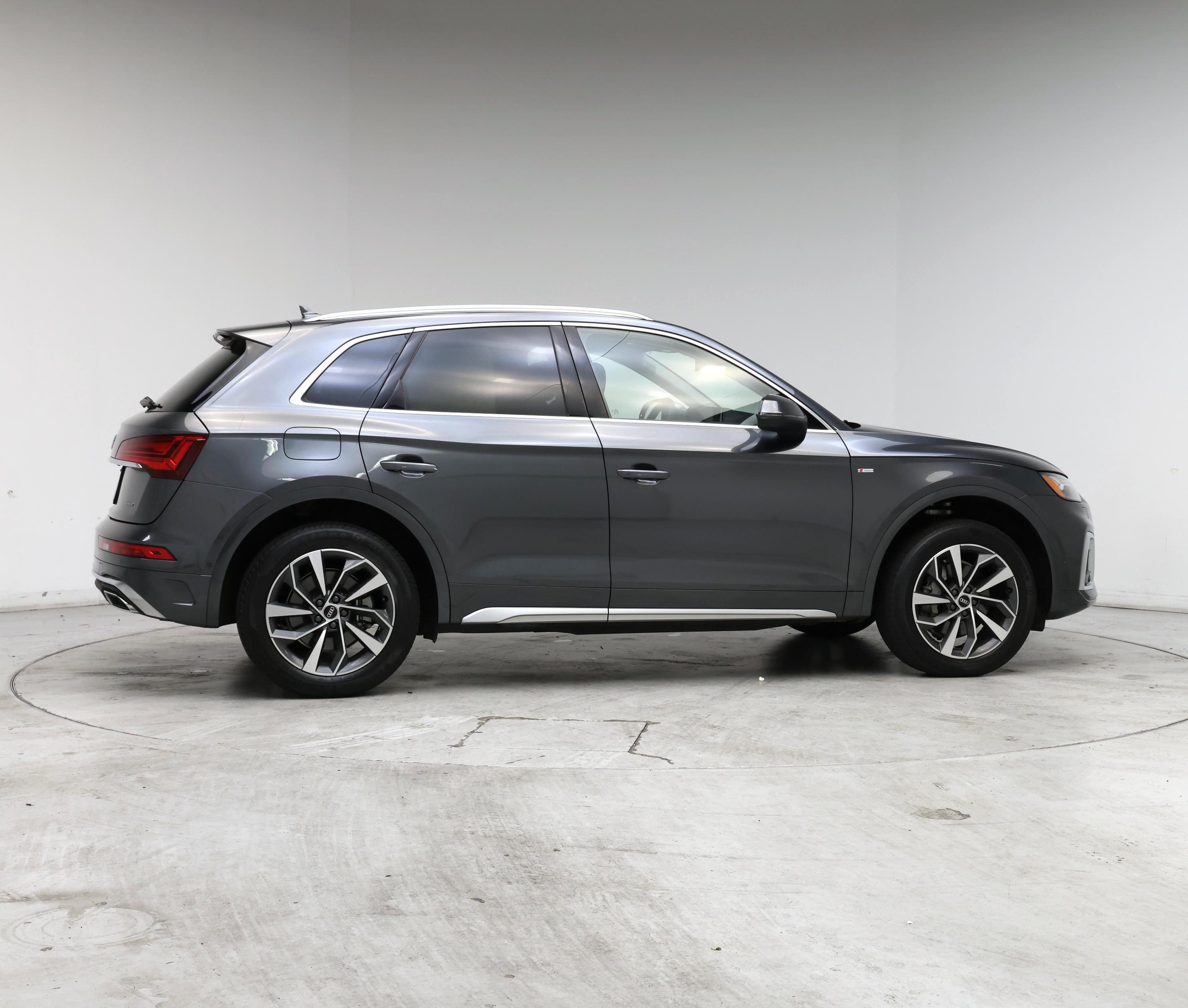 Thumbnail: 2023 Audi Q5 - 7