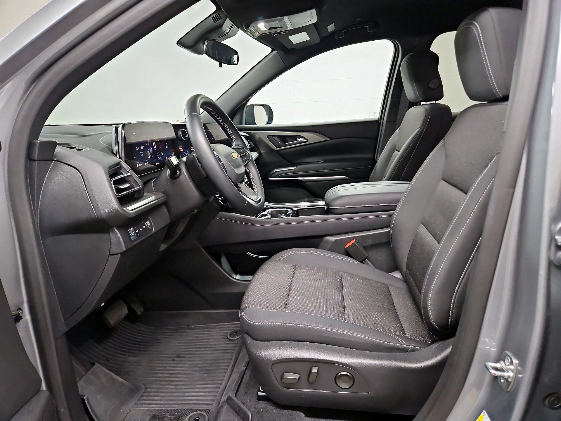 Thumbnail: 2025 Chevrolet Traverse - 11