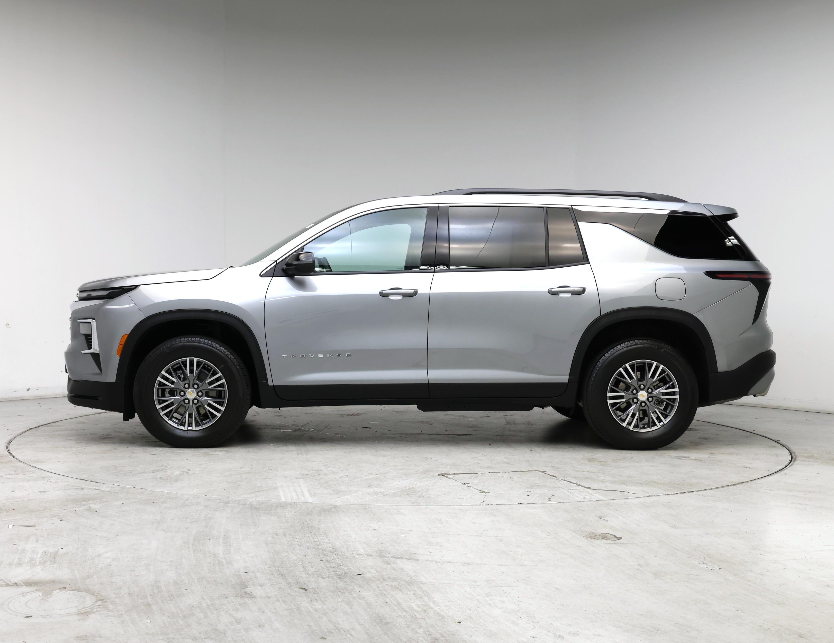 Thumbnail: 2025 Chevrolet Traverse - 3