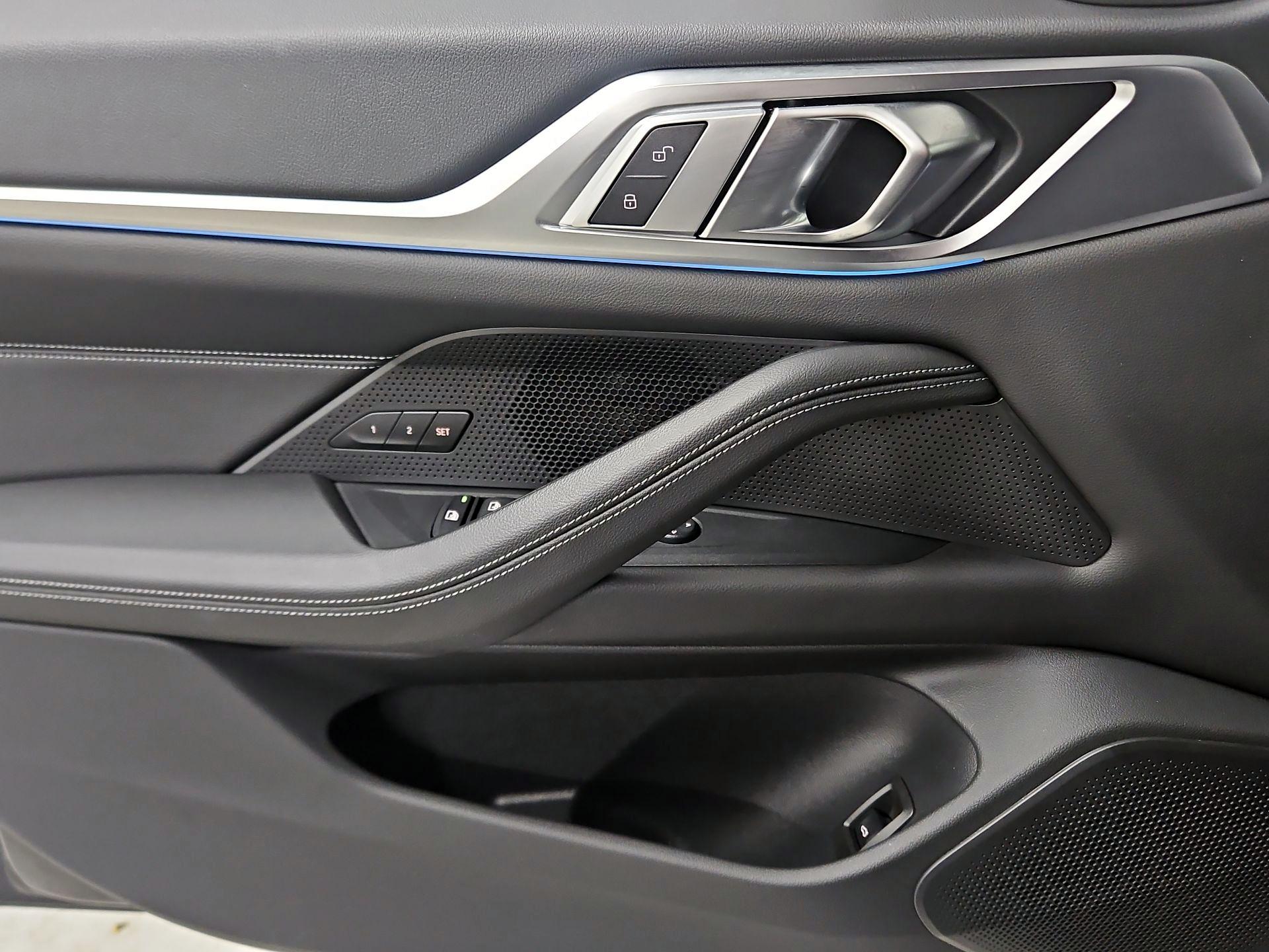 Thumbnail: 2025 BMW i4 - 12