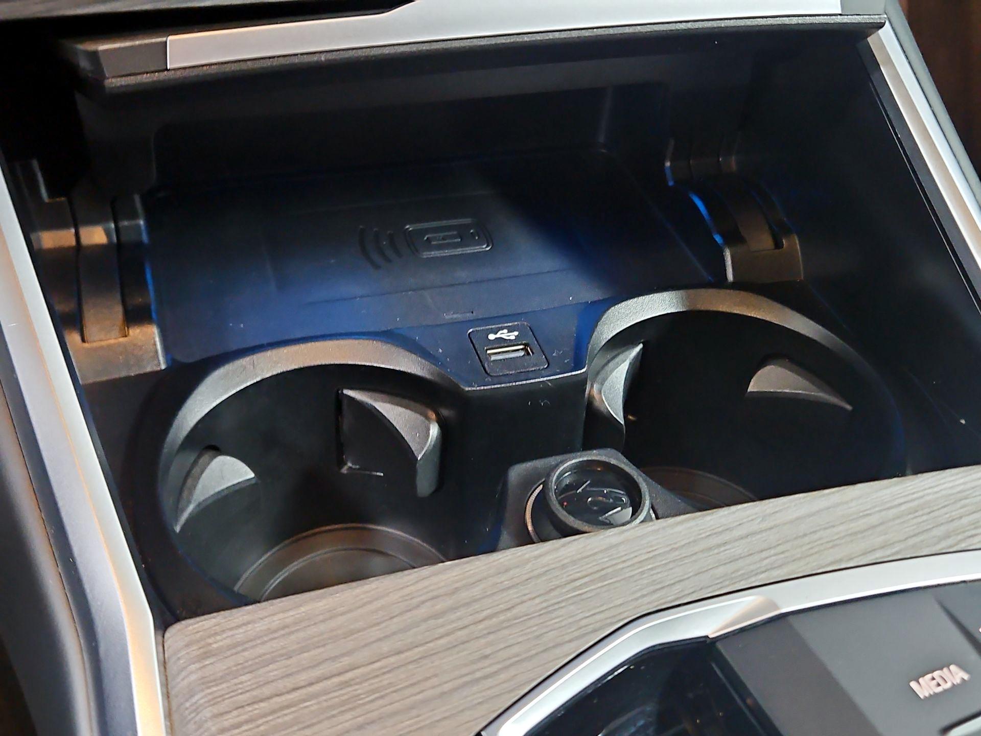 Thumbnail: 2025 BMW i4 - 19