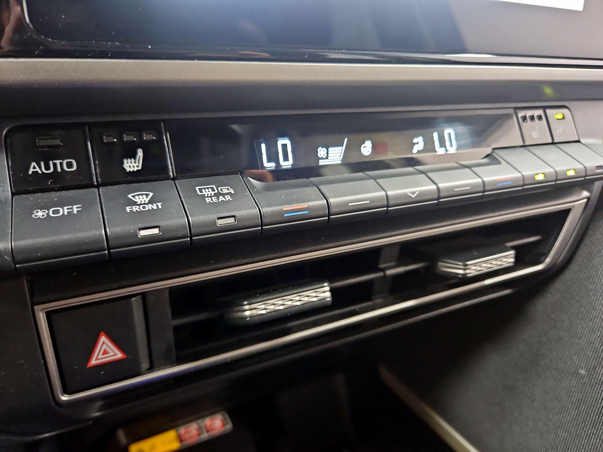Thumbnail: 2025 Toyota Camry - 16