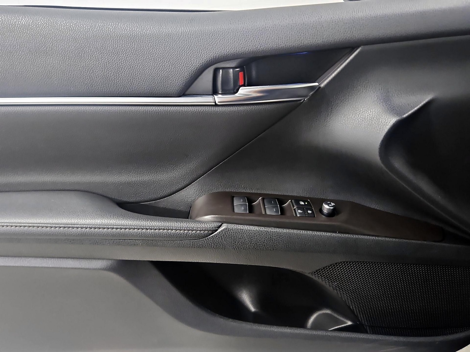 2024 Toyota Camry XLE - Photo 13