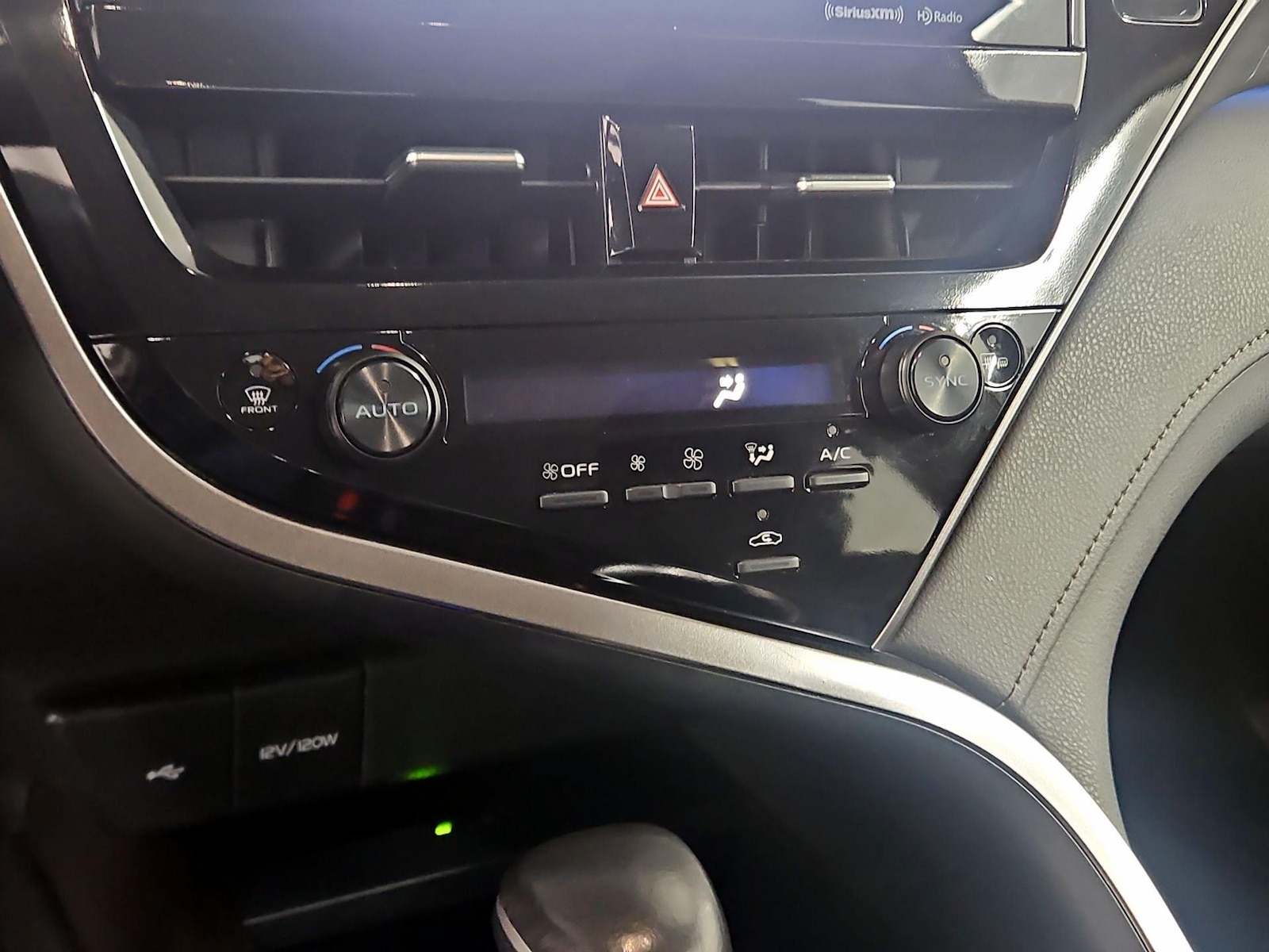 2024 Toyota Camry XLE - Photo 17