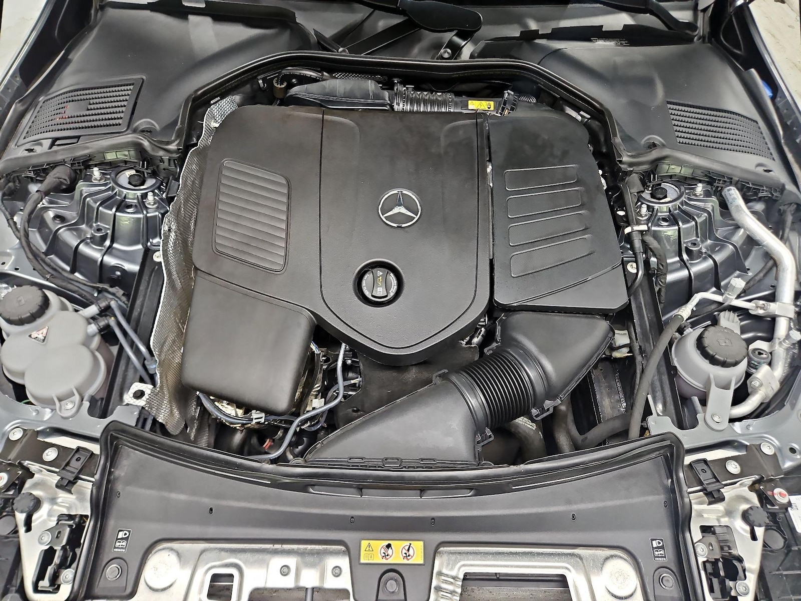 2024 Mercedes-Benz C-Class Sedan C 300 - Photo 24