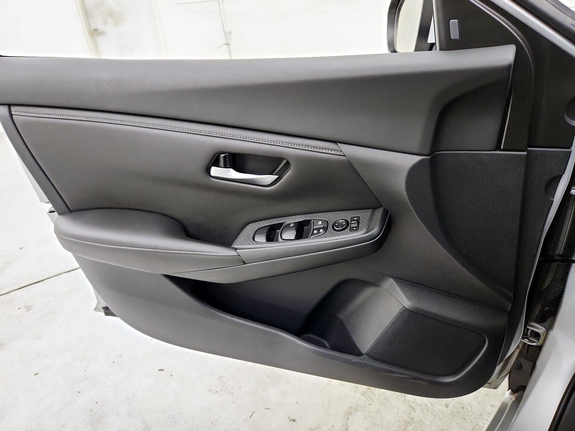 Thumbnail: 2021 Nissan Sentra - 12