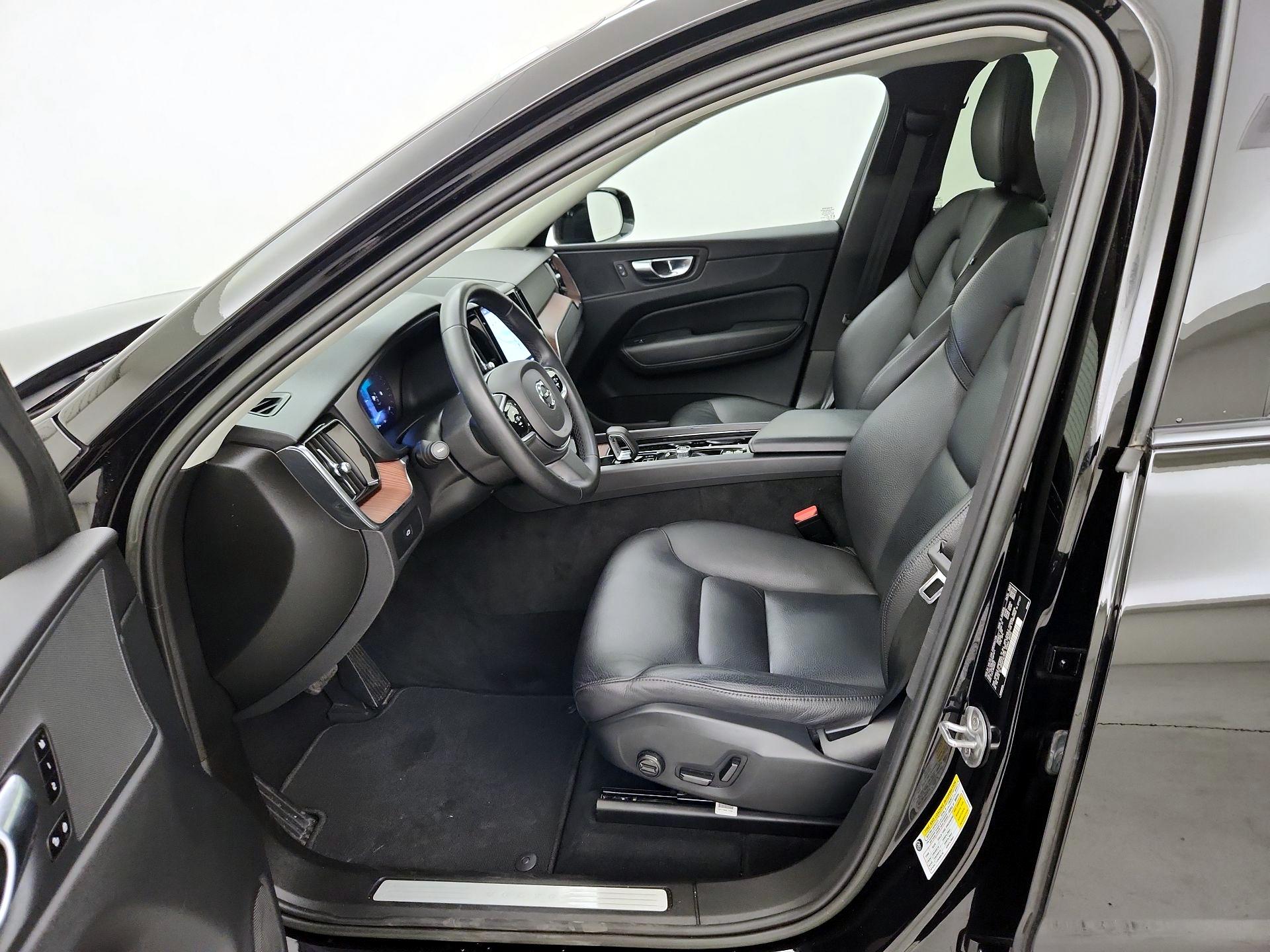 Thumbnail: 2023 Volvo XC60 - 11