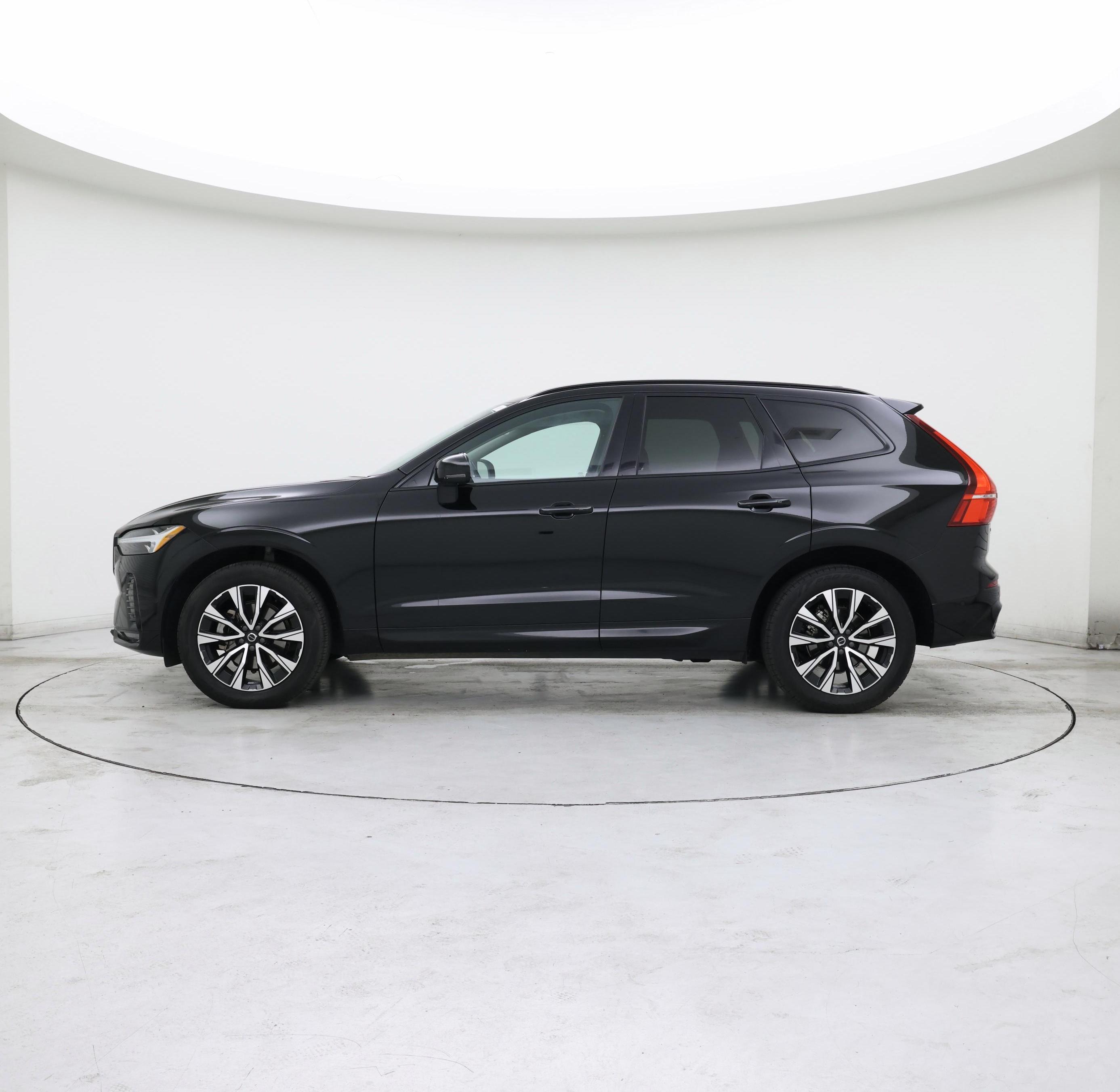 Thumbnail: 2023 Volvo XC60 - 3