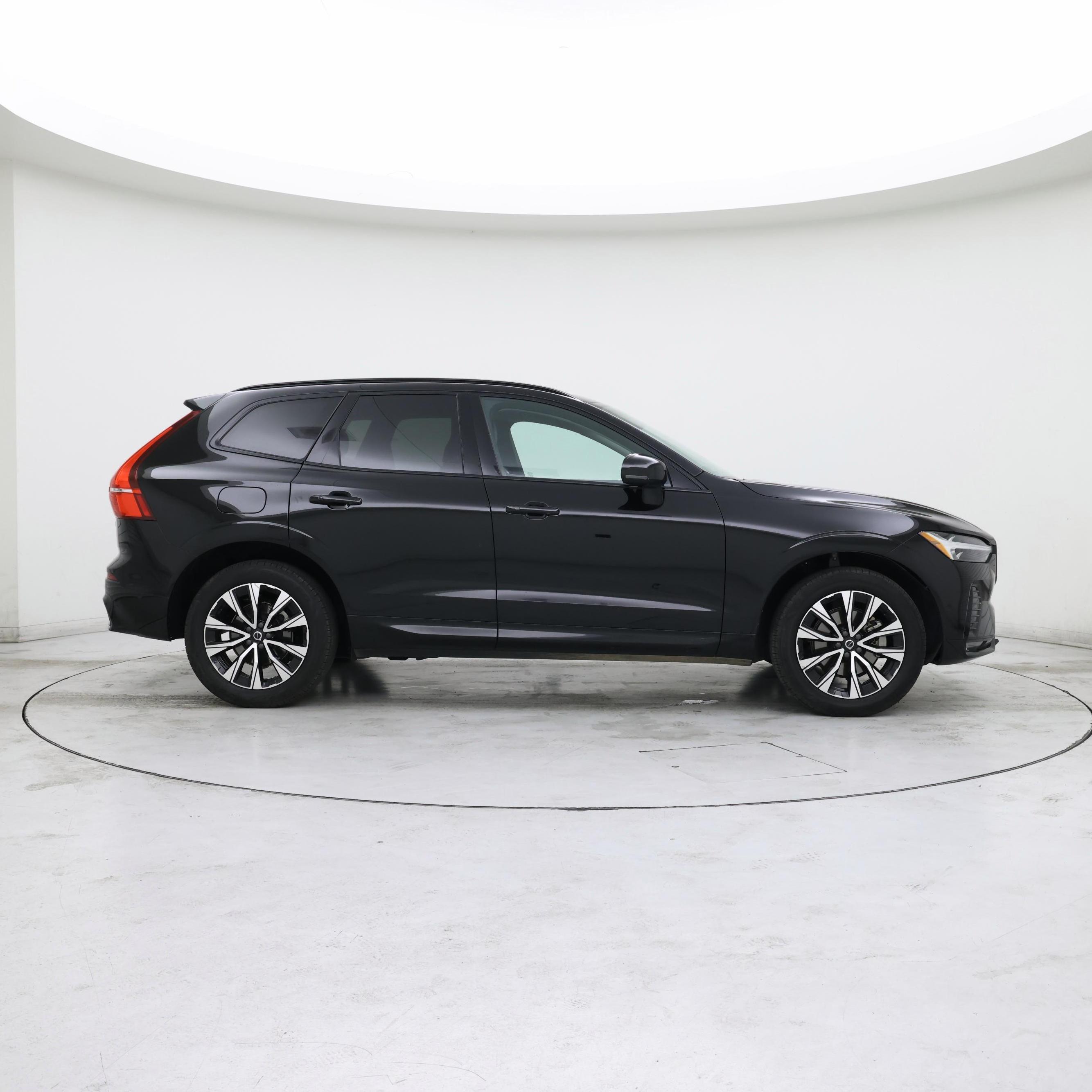 Thumbnail: 2023 Volvo XC60 - 7