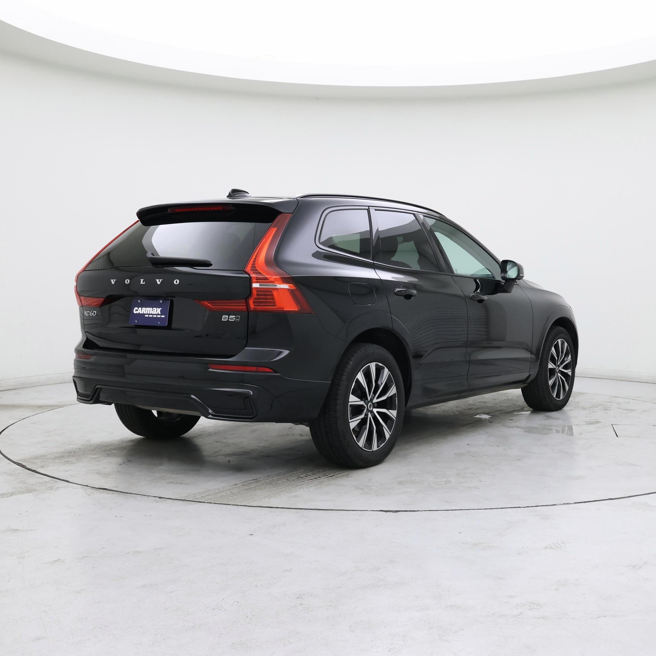 Thumbnail: 2023 Volvo XC60 - 8