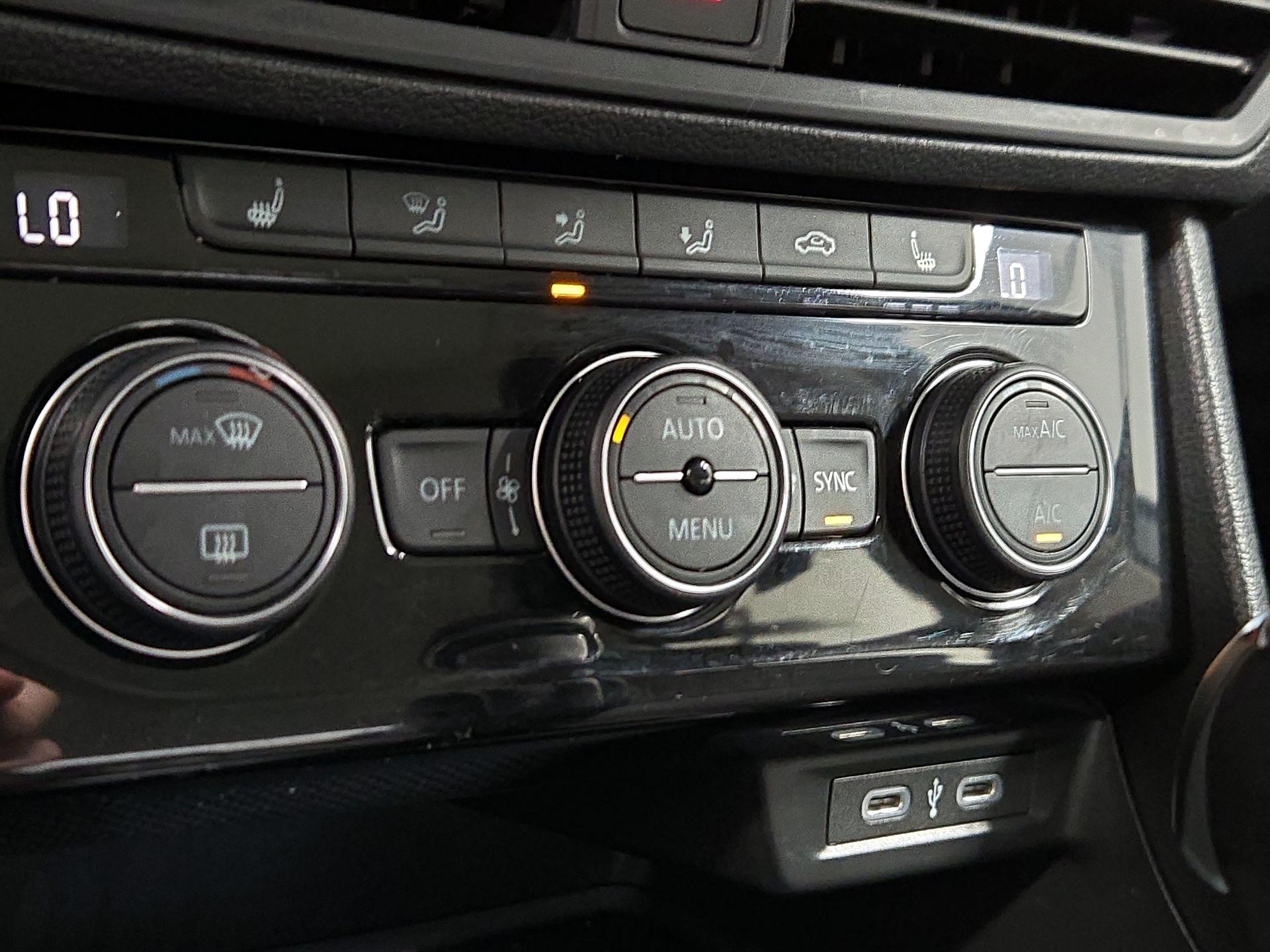Thumbnail: 2024 Volkswagen Jetta - 16