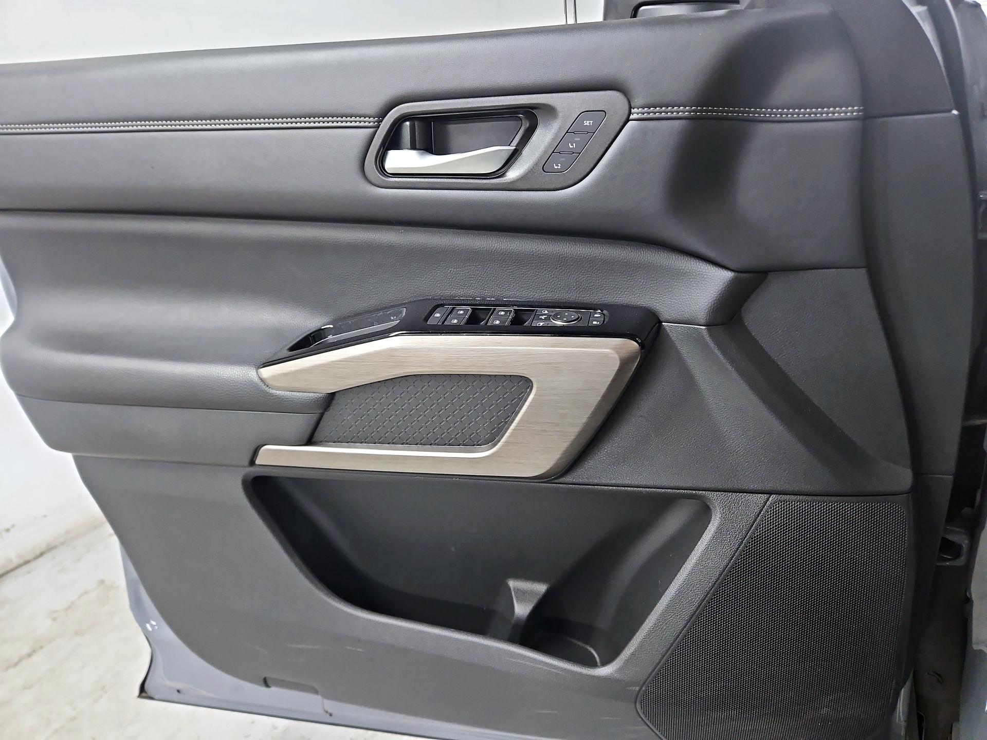 Thumbnail: 2023 Nissan Pathfinder - 12