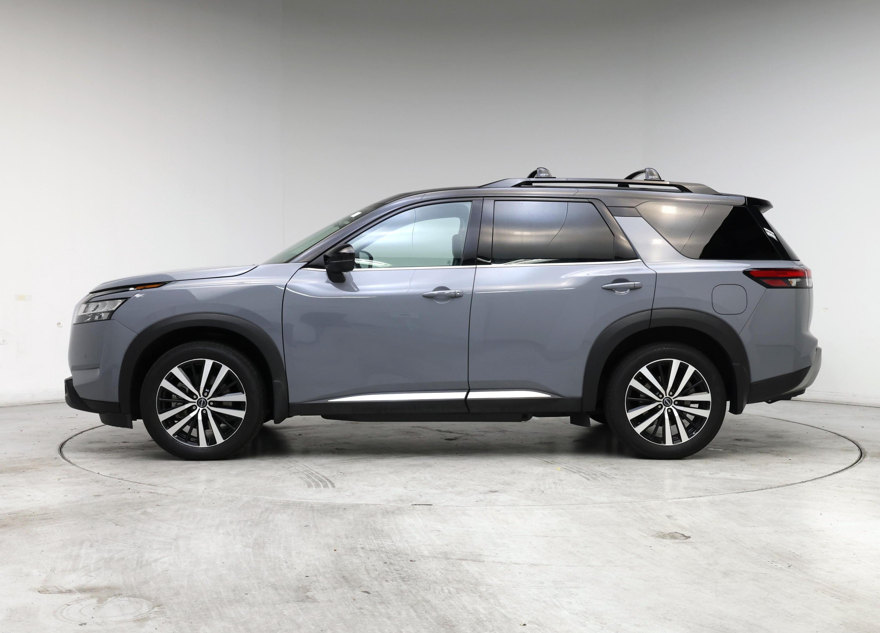 Thumbnail: 2023 Nissan Pathfinder - 3