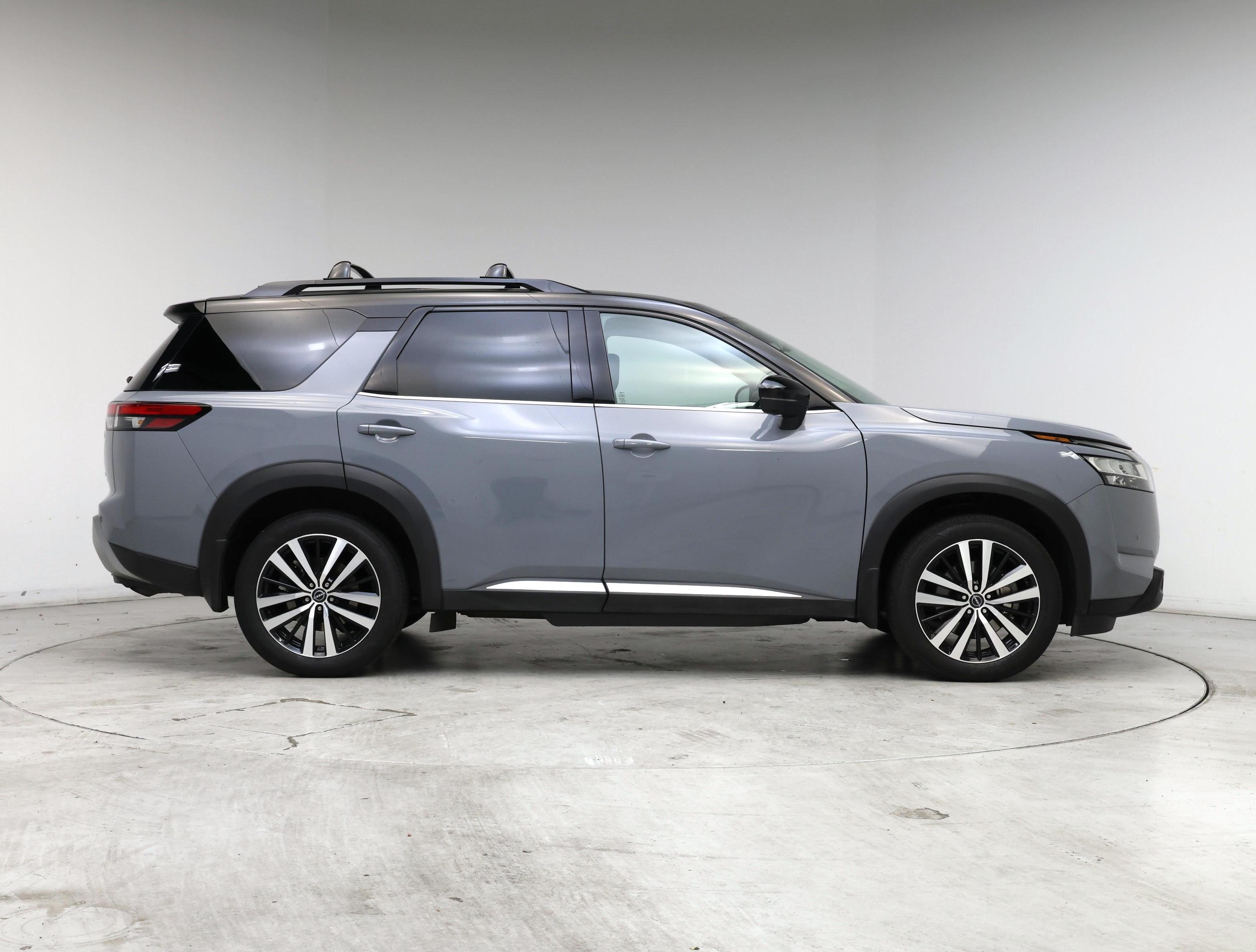Thumbnail: 2023 Nissan Pathfinder - 7