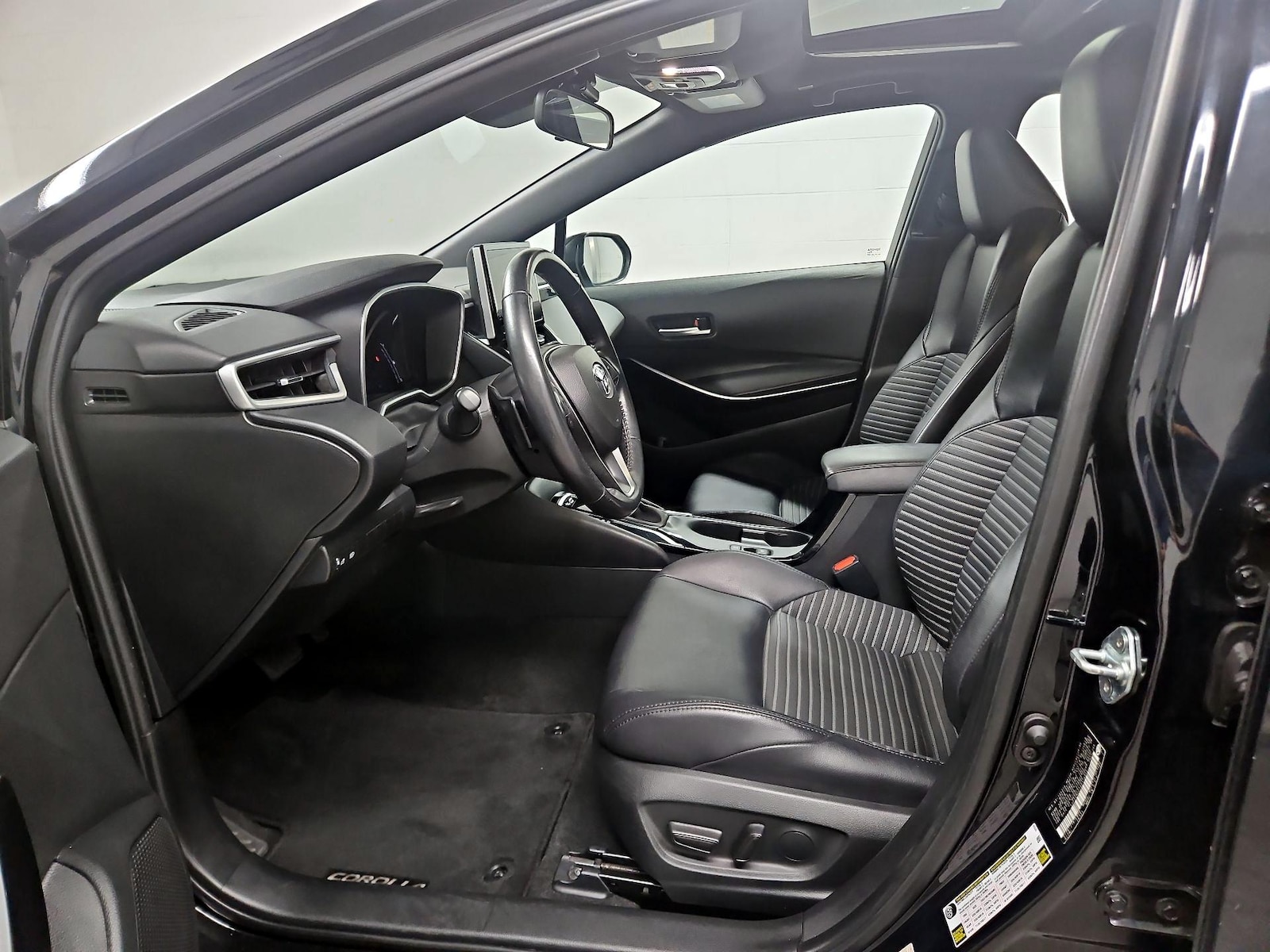 2024 Toyota Corolla XSE - Photo 12