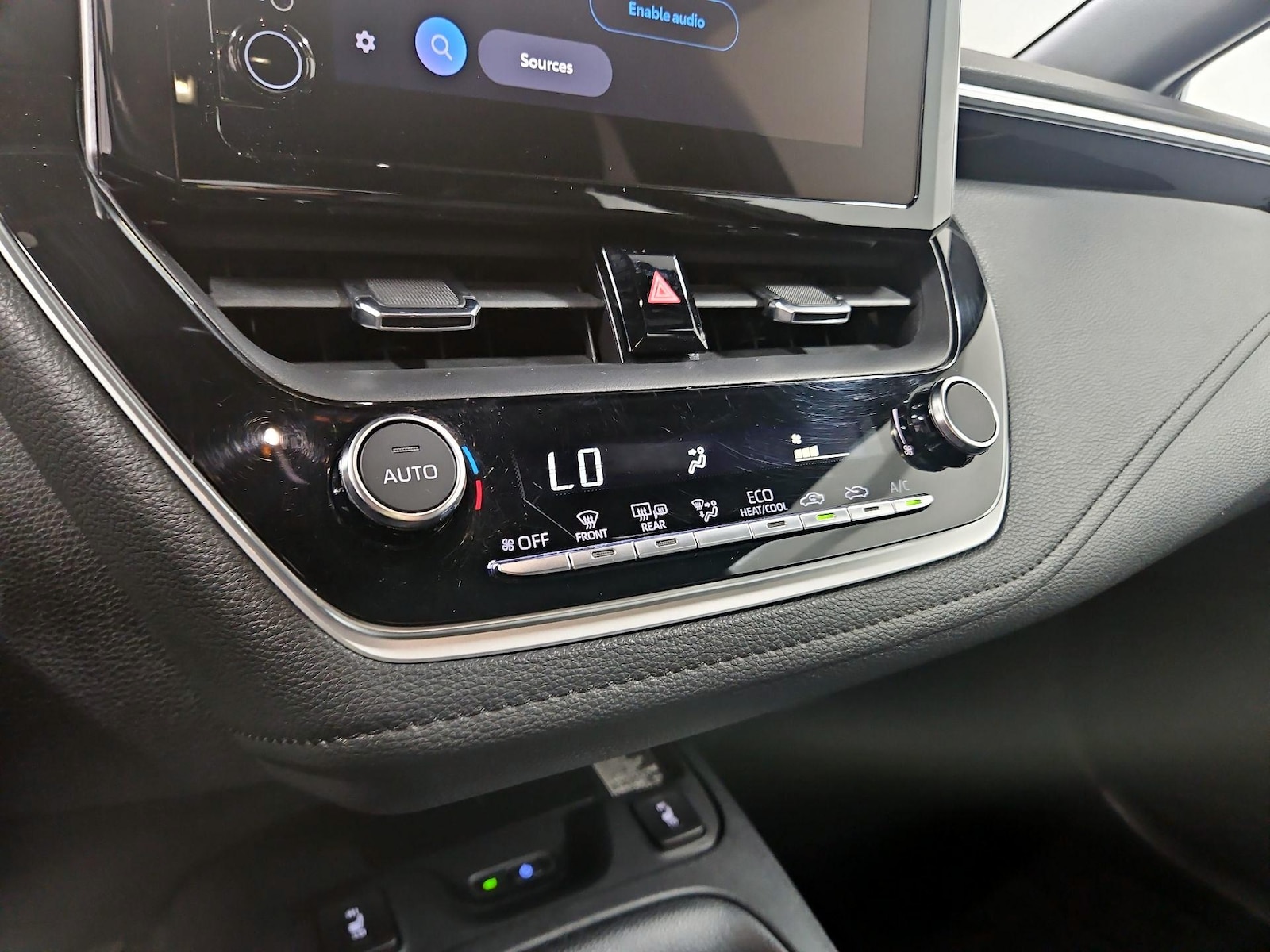 2024 Toyota Corolla XSE - Photo 17
