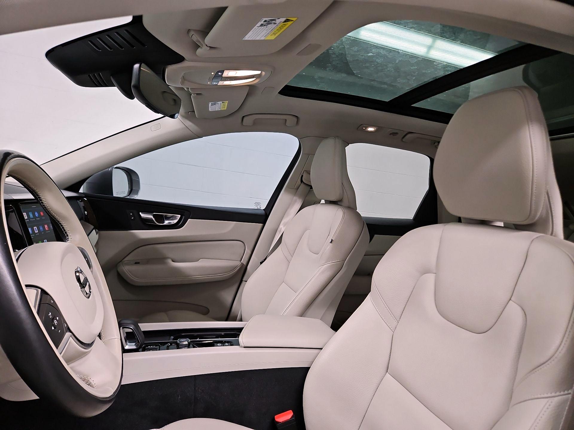 Thumbnail: 2022 Volvo XC60 - 19