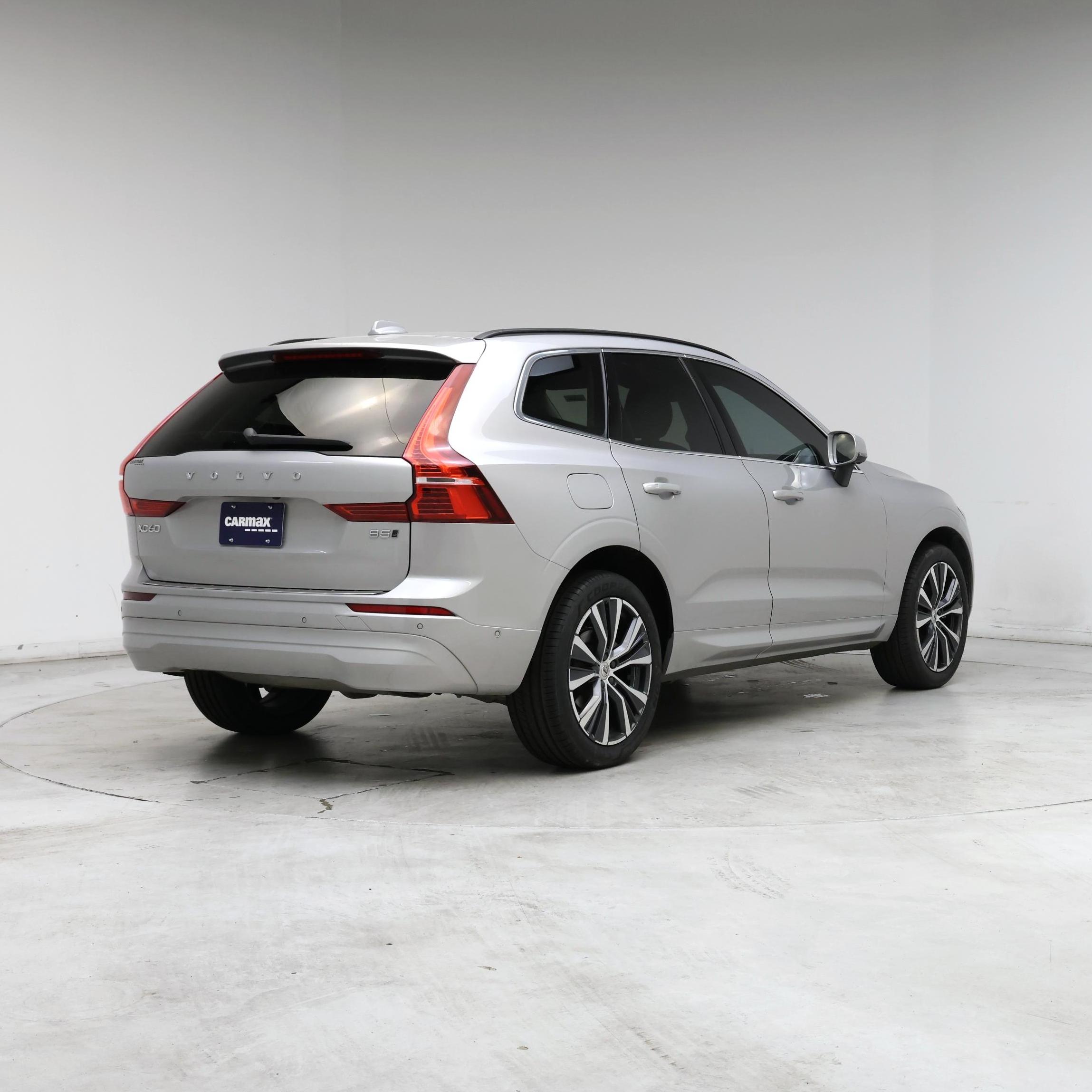 Thumbnail: 2022 Volvo XC60 - 8