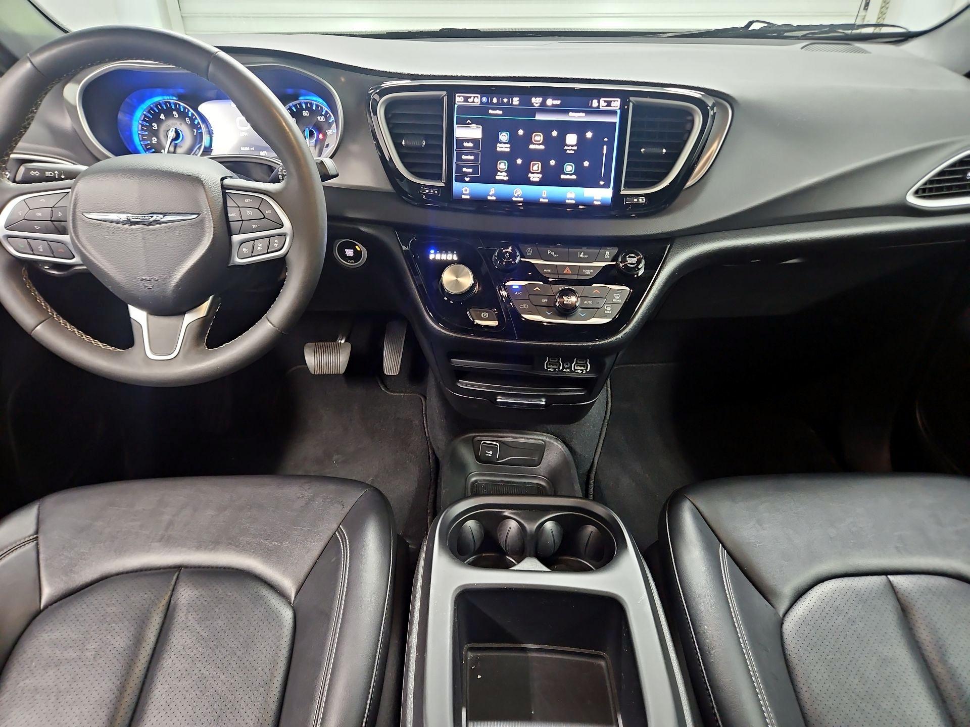 Thumbnail: 2025 Chrysler Pacifica - 9