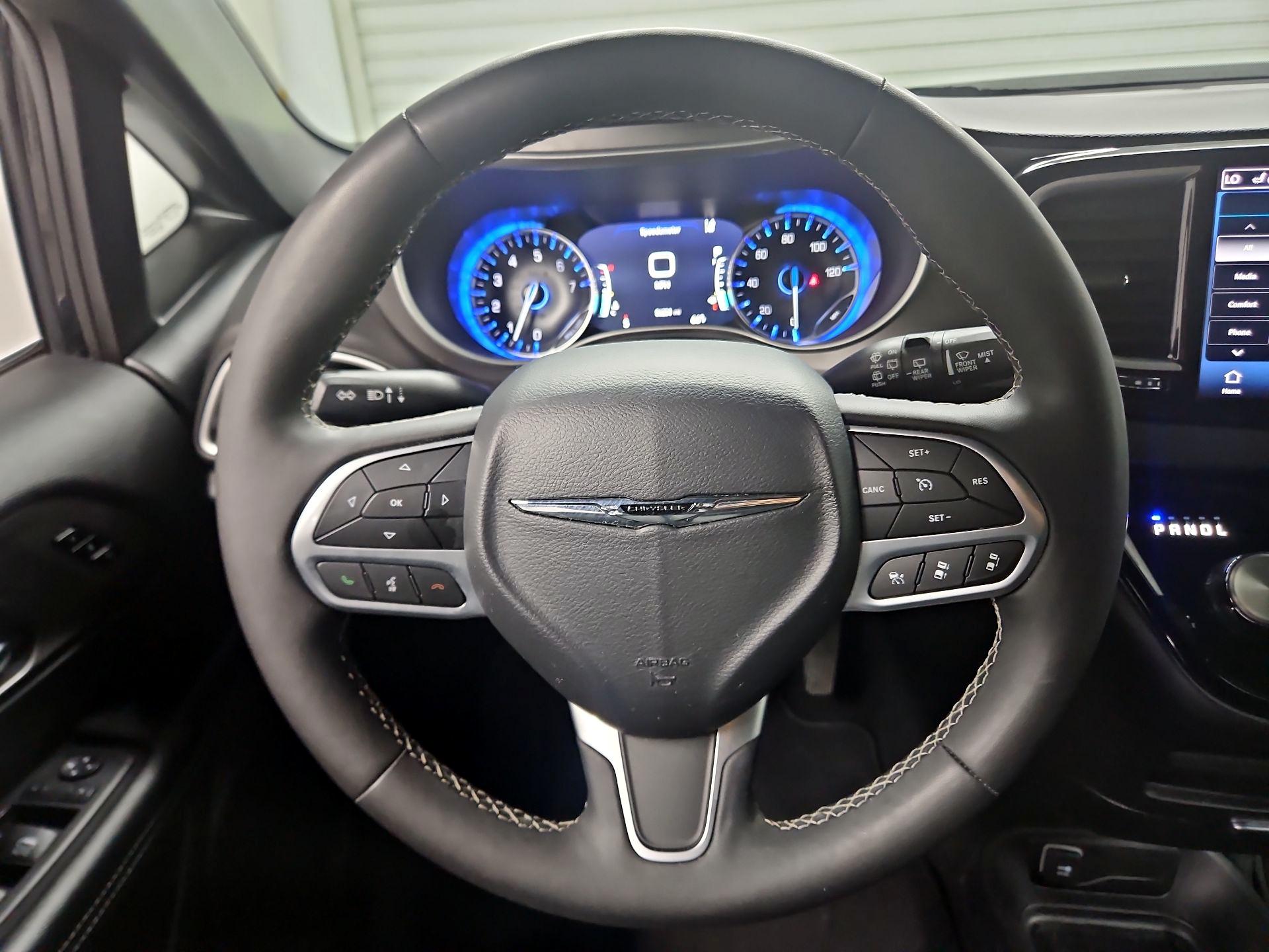 Thumbnail: 2025 Chrysler Pacifica - 10