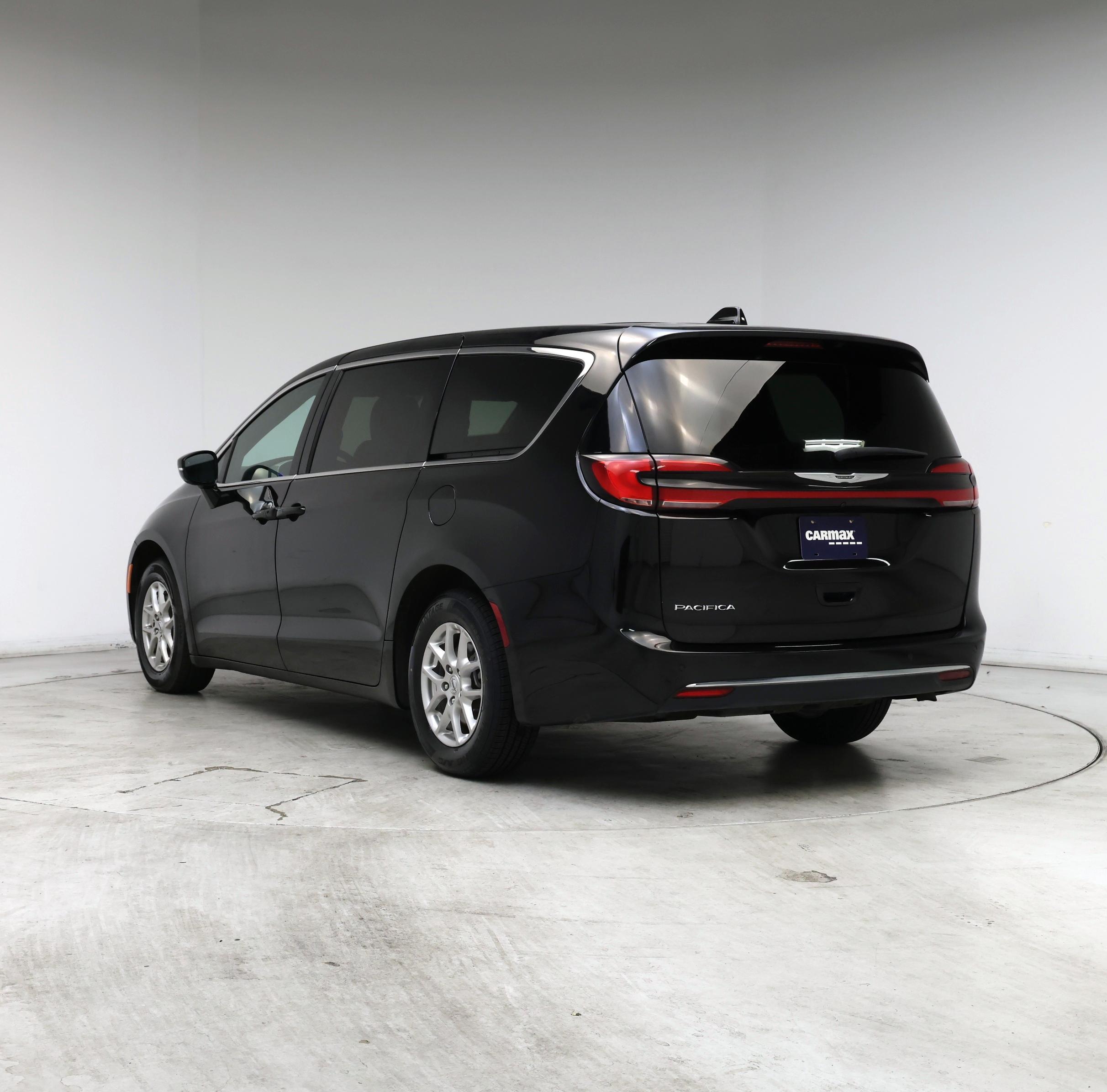 Thumbnail: 2025 Chrysler Pacifica - 2