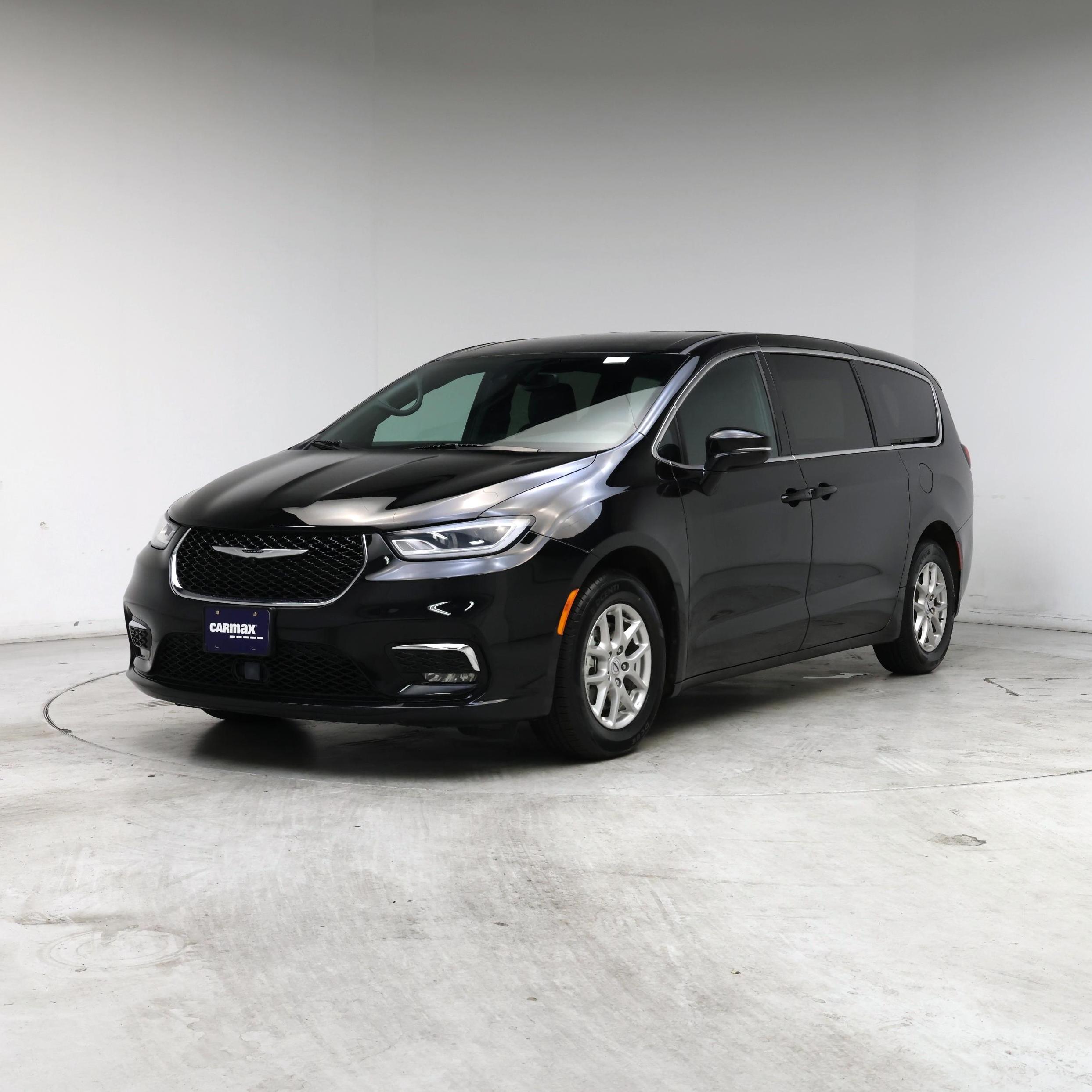 Thumbnail: 2025 Chrysler Pacifica - 4