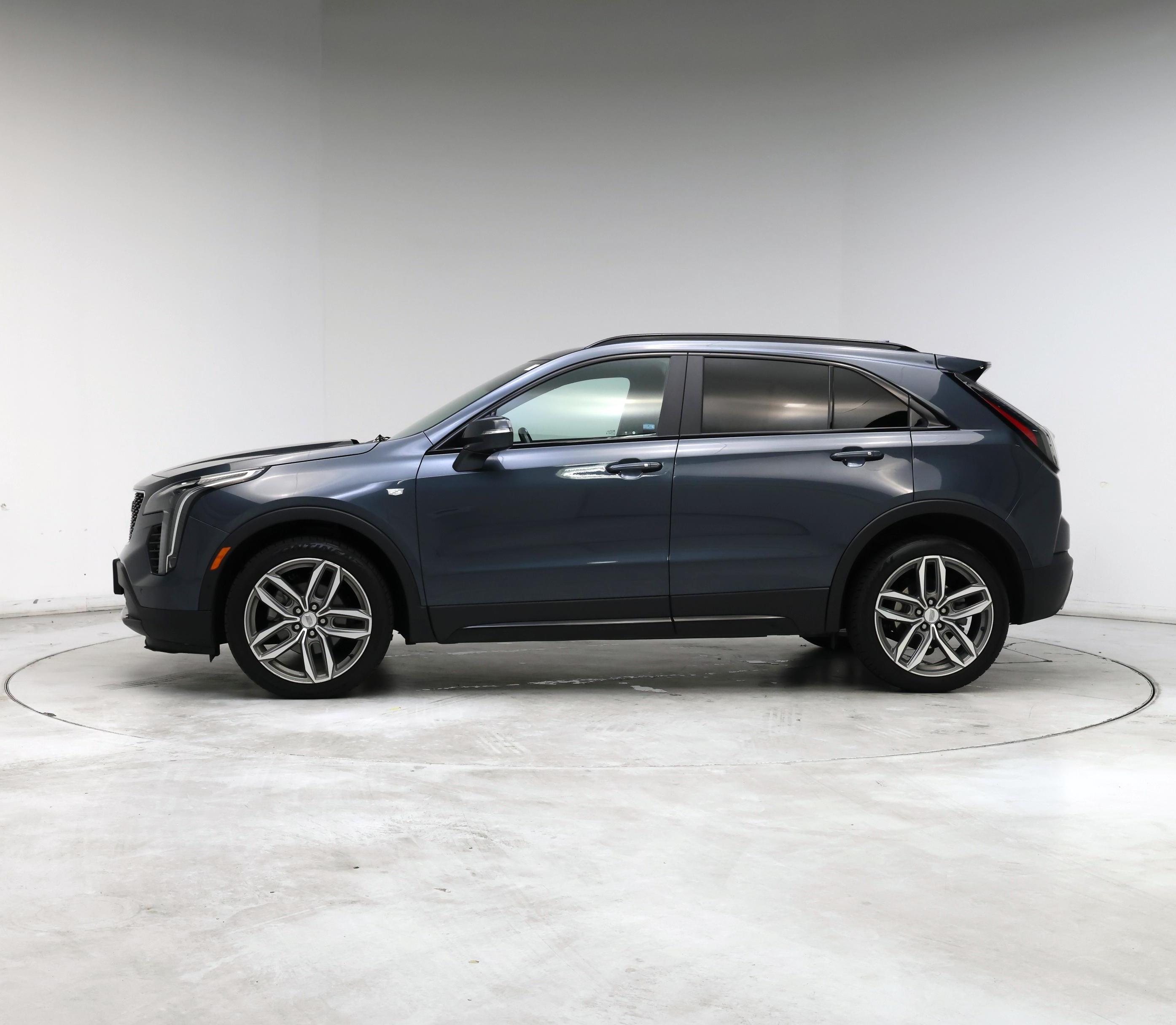 Thumbnail: 2019 Cadillac XT4 - 3
