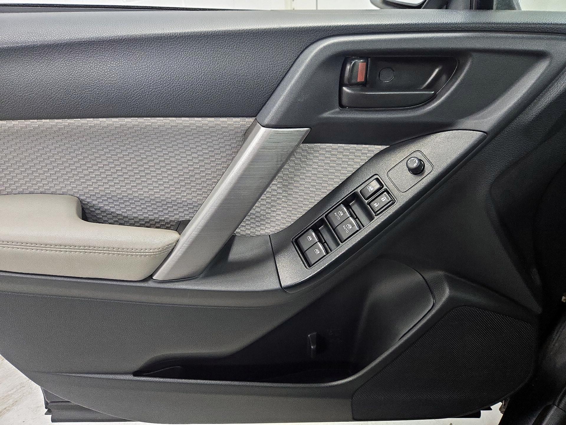 Thumbnail: 2017 Subaru Forester - 12