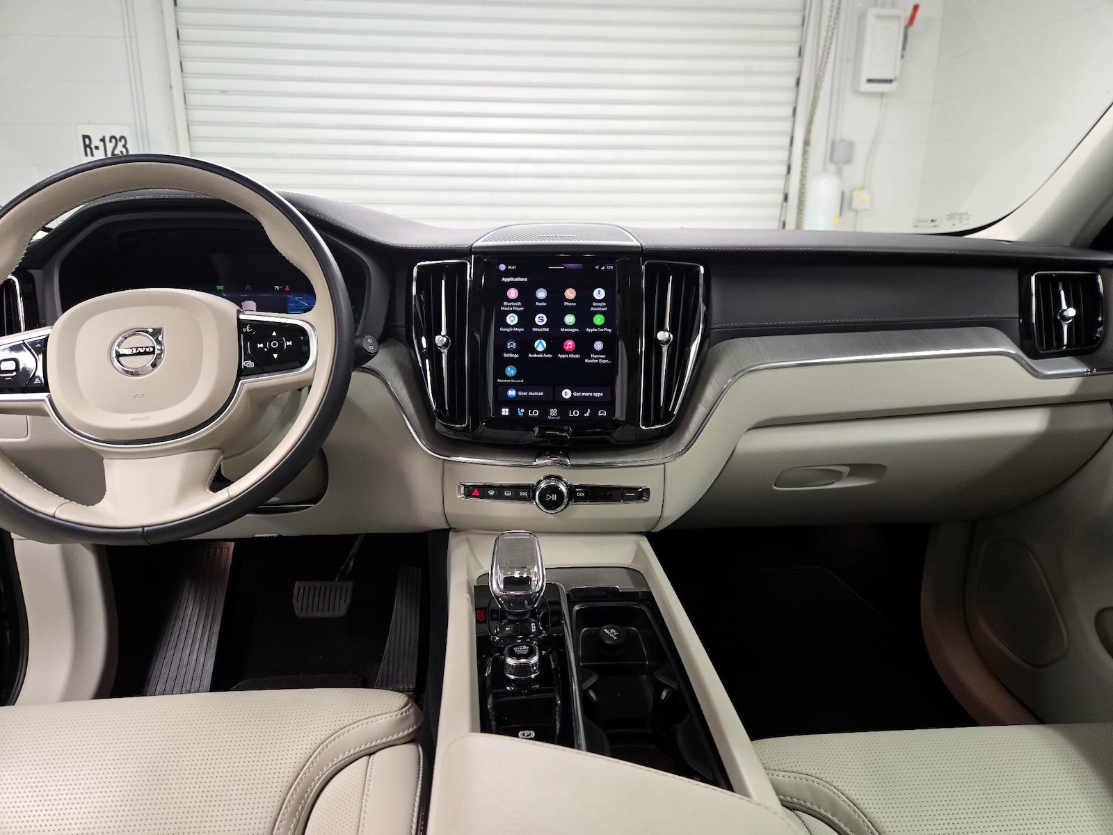 2023 Volvo XC60 Ultimate - Photo 10
