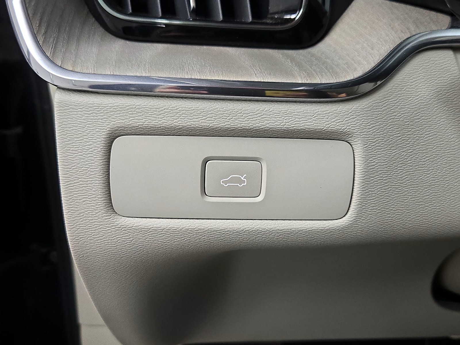 2023 Volvo XC60 Ultimate - Photo 14