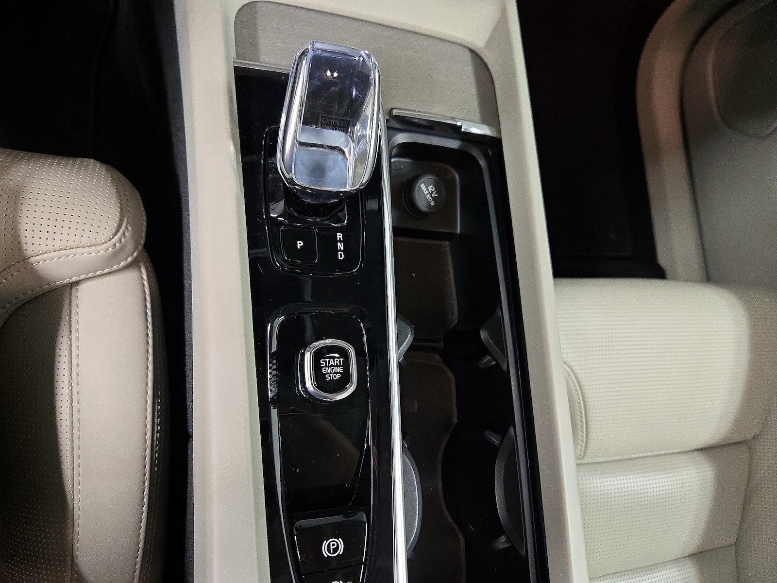 2023 Volvo XC60 Ultimate - Photo 18